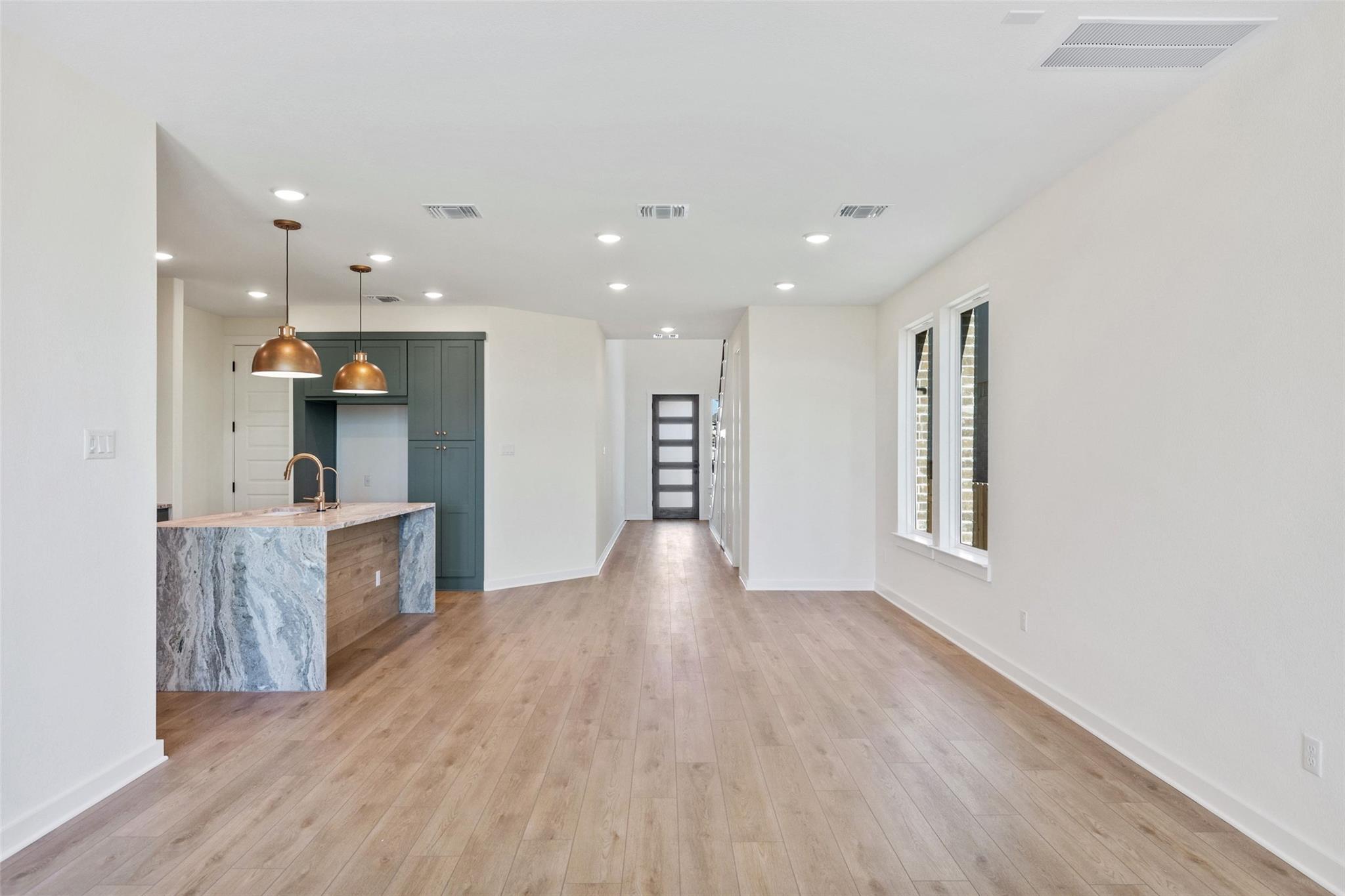 384 Brandywine Road, Hutto, TX 78634