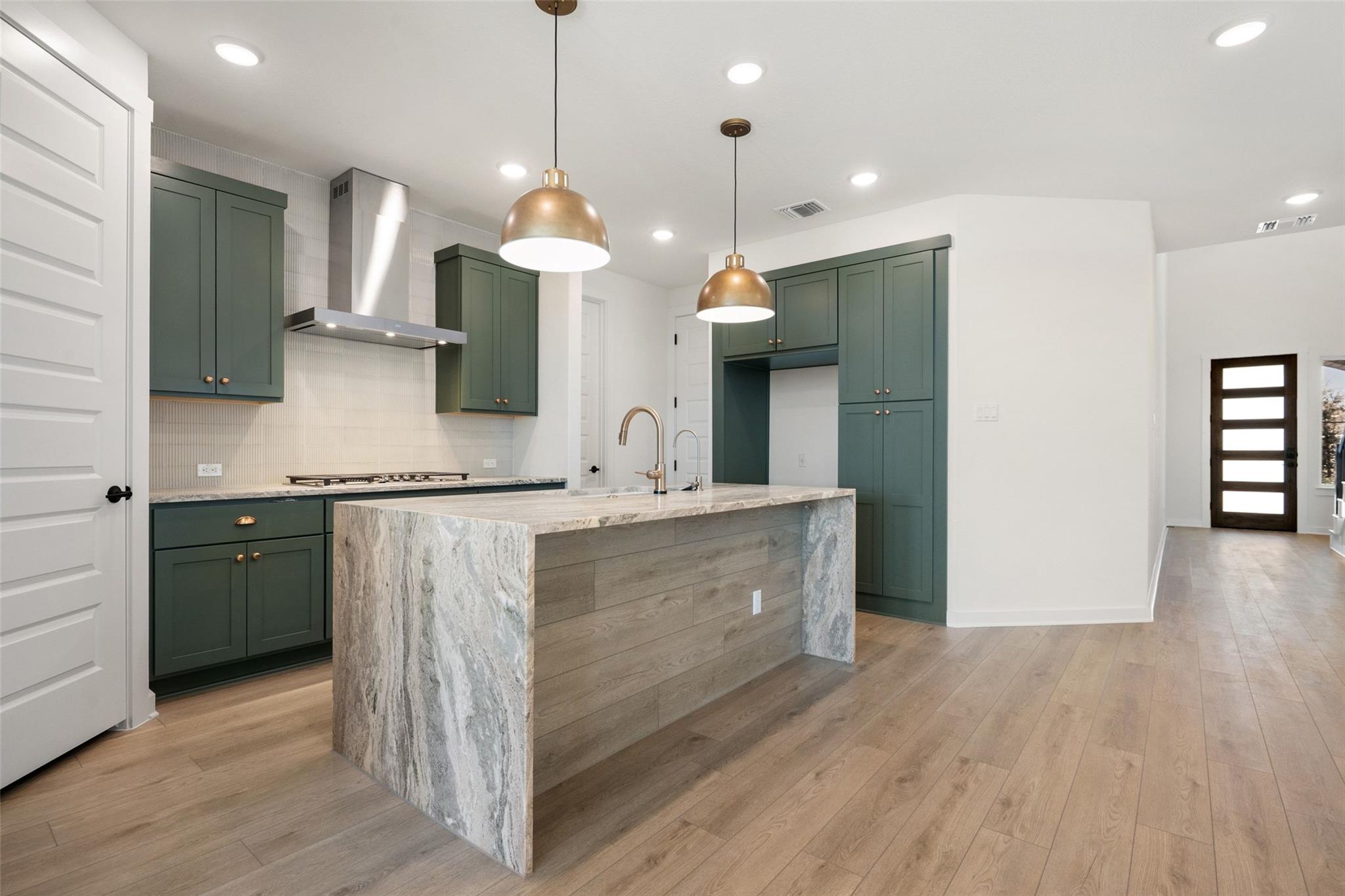 384 Brandywine Road, Hutto, TX 78634