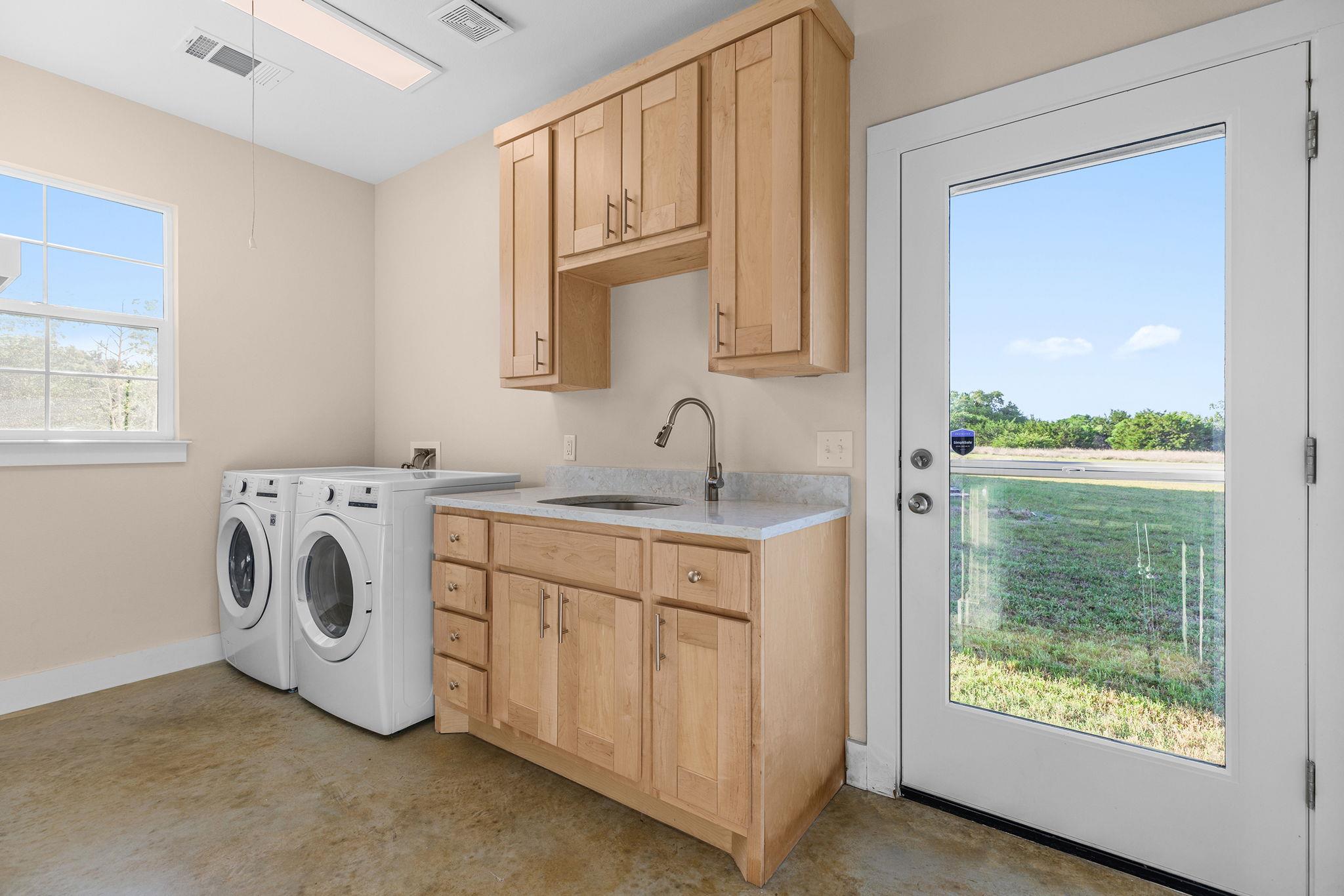 7943 W Fm 243, Bertram, TX 78605