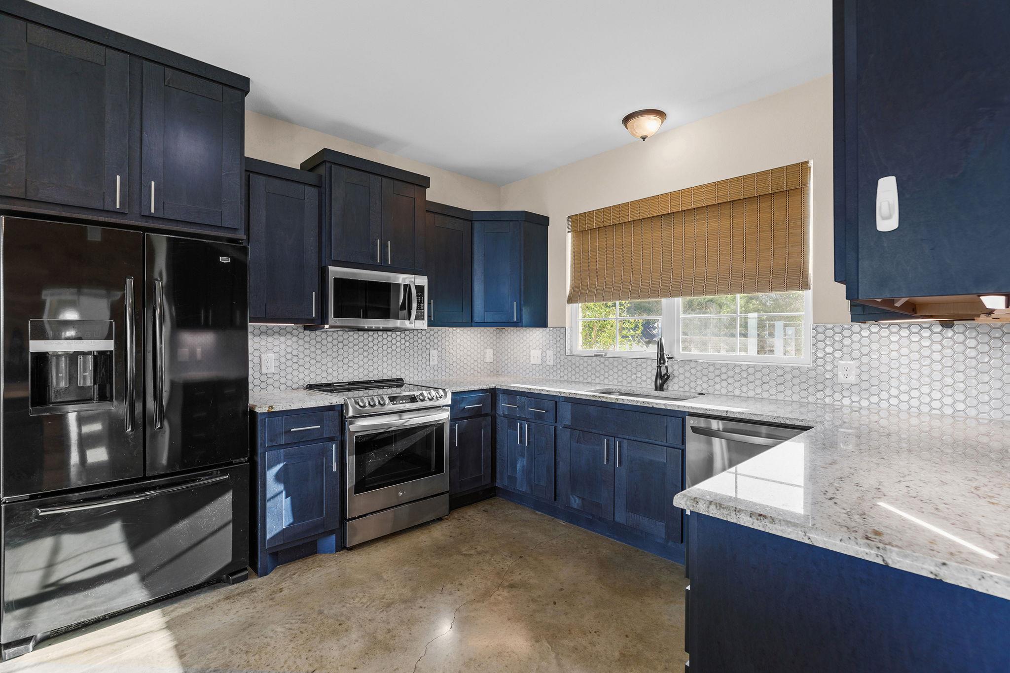 7943 W Fm 243, Bertram, TX 78605