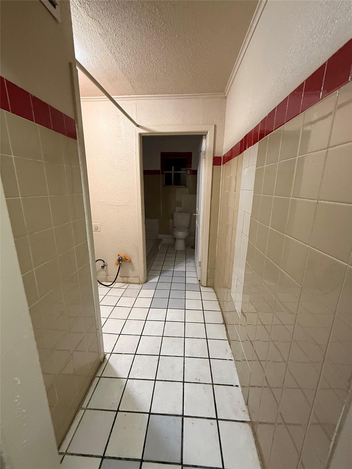 220 Stratford Ct, San Antonio, TX 78223