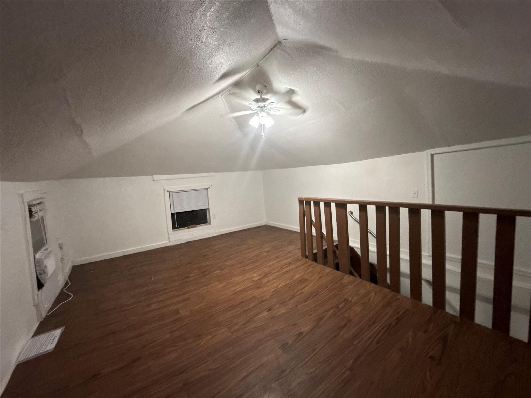 220 Stratford Ct, San Antonio, TX 78223