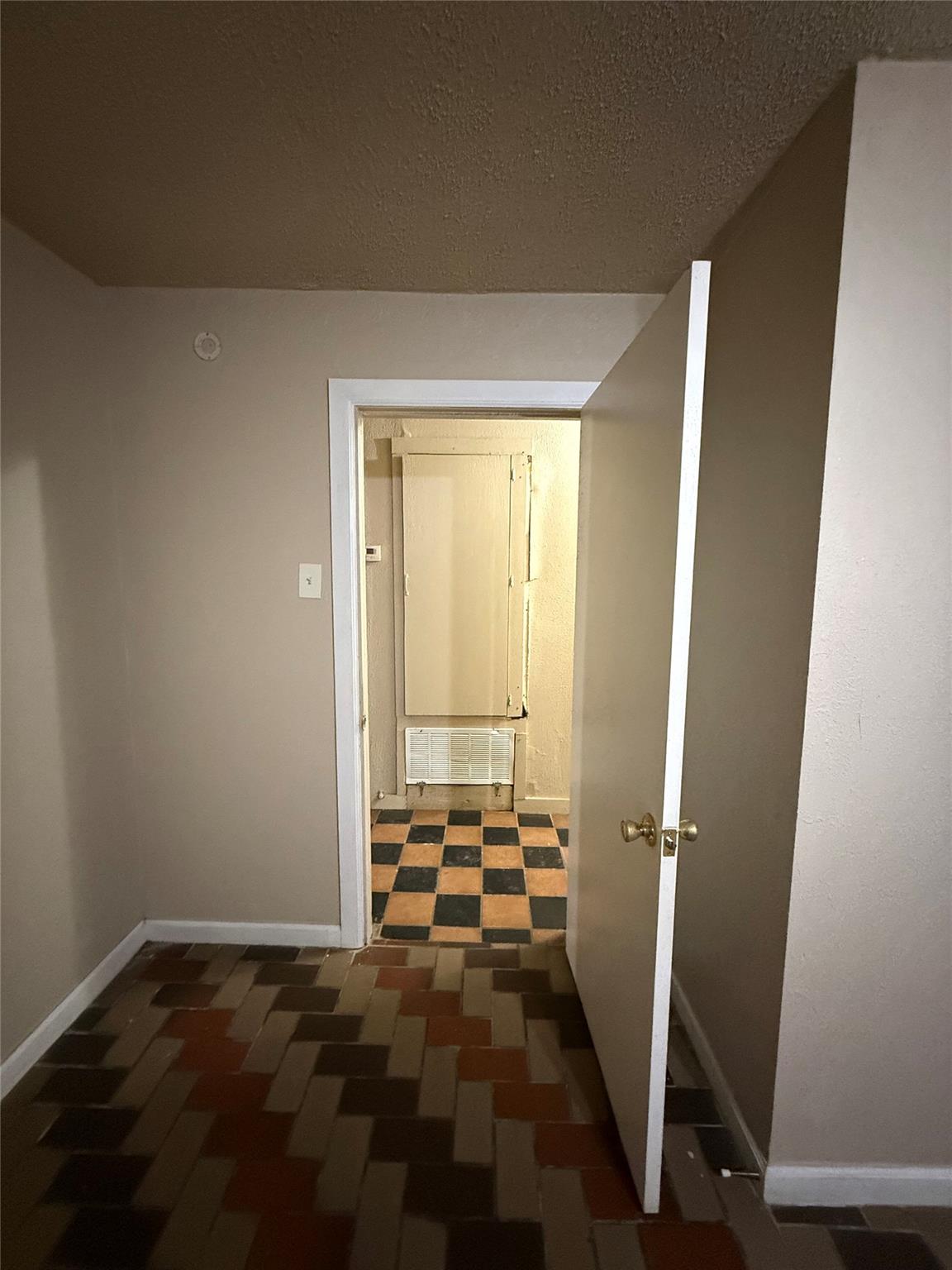 220 Stratford Ct, San Antonio, TX 78223