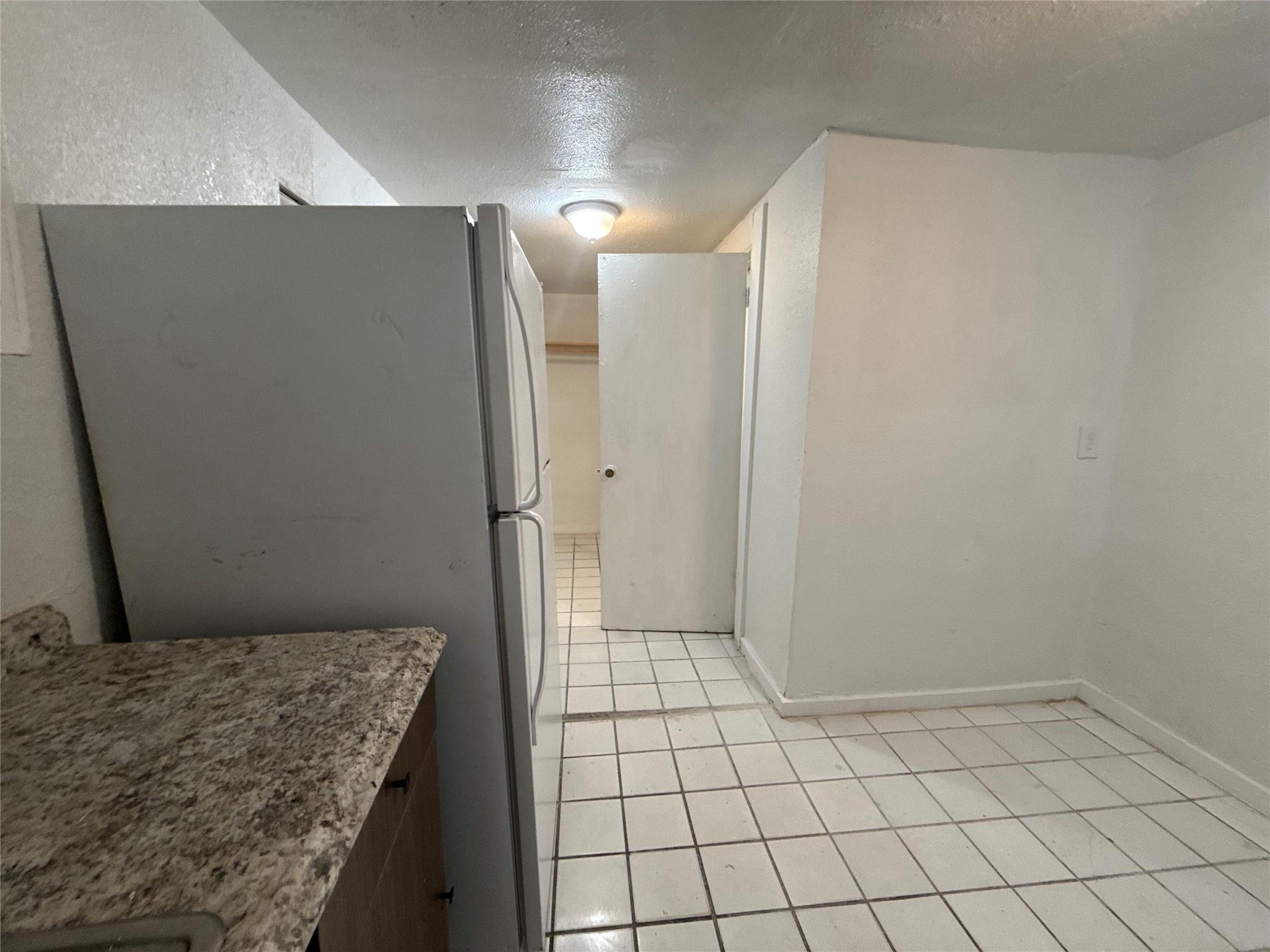 220 Stratford Ct, San Antonio, TX 78223