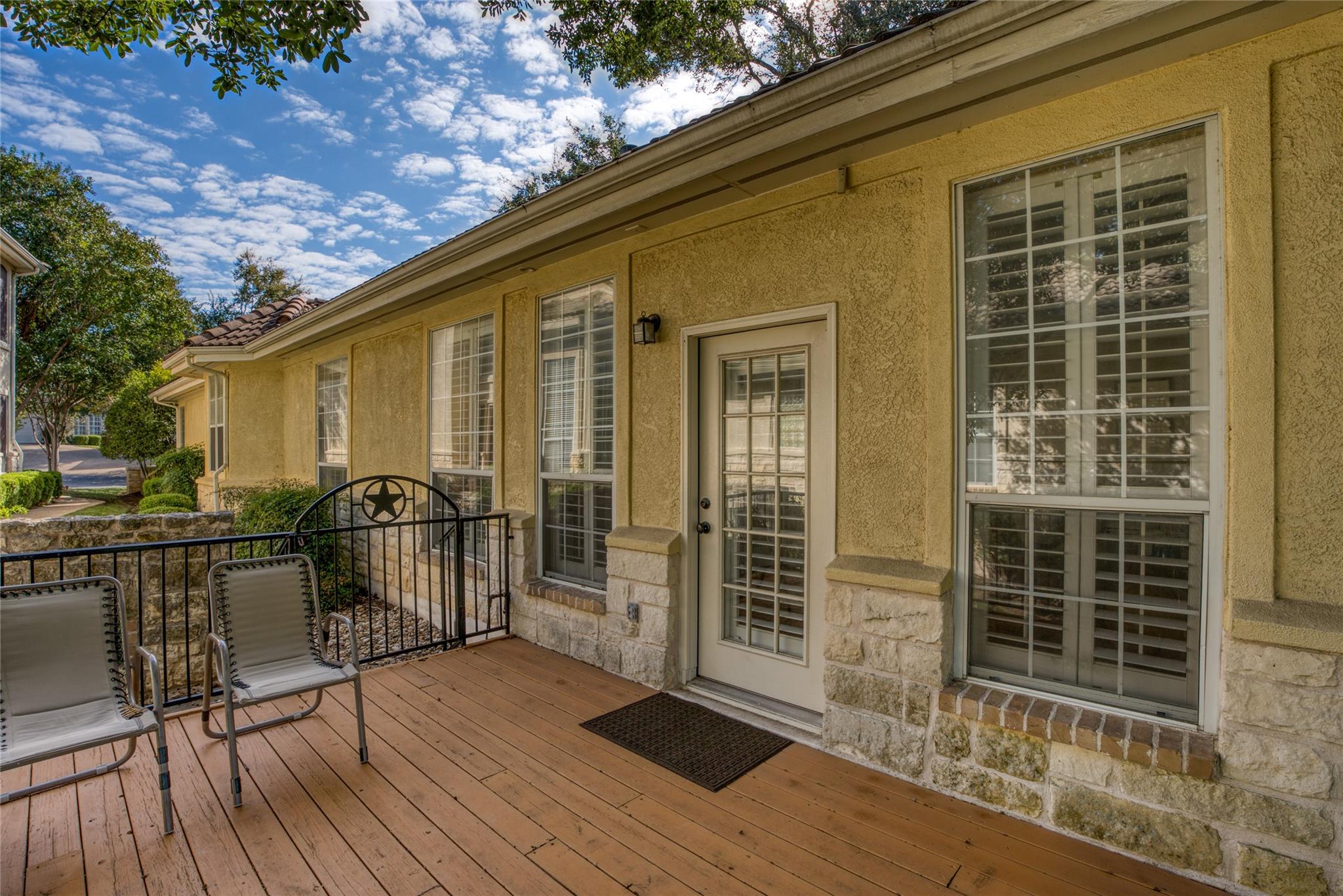 219 The Hills Dr # 5, The Hills, TX 78738