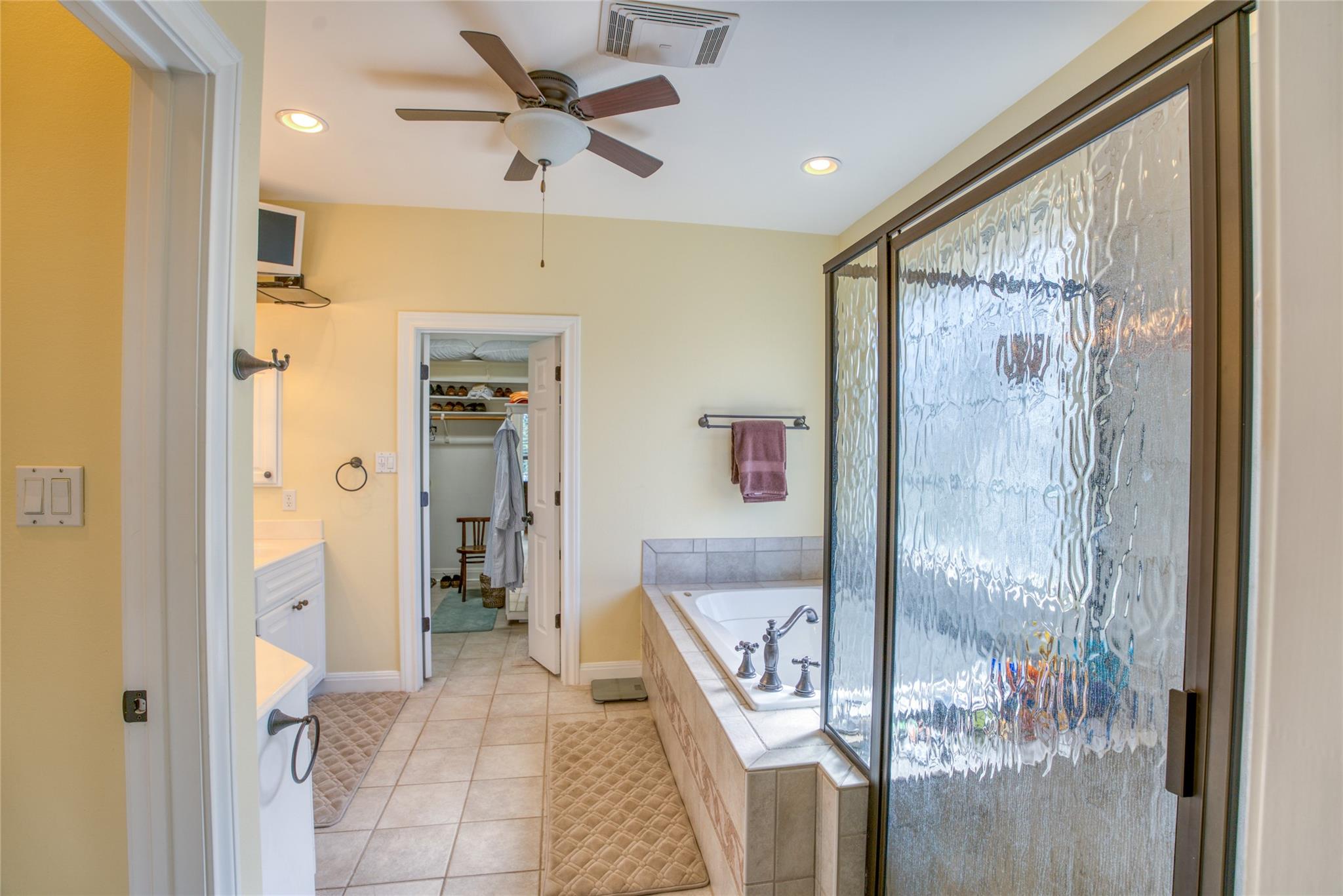 219 The Hills Dr # 5, The Hills, TX 78738