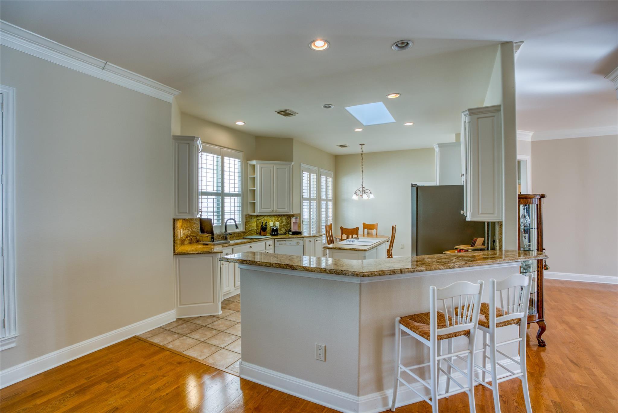 219 The Hills Dr # 5, The Hills, TX 78738