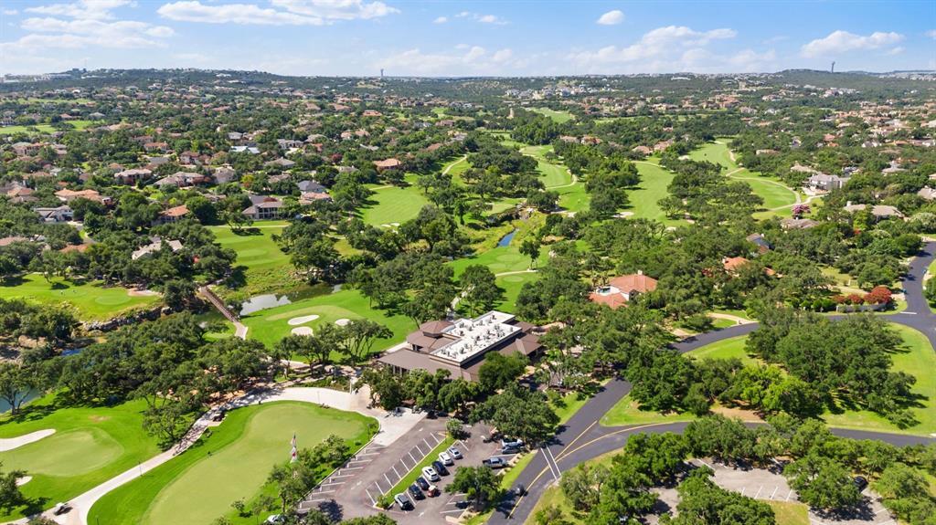 105 Birdie Dr, The Hills, TX 78738