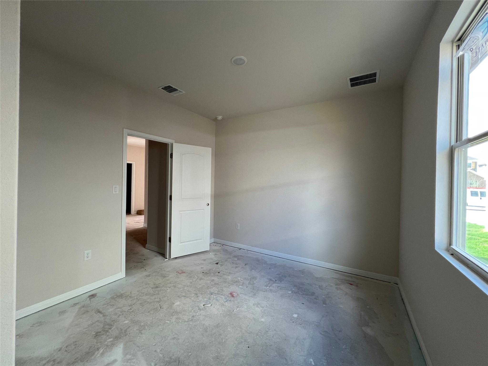 327 Willow Heights Dr, Hutto, TX 78634