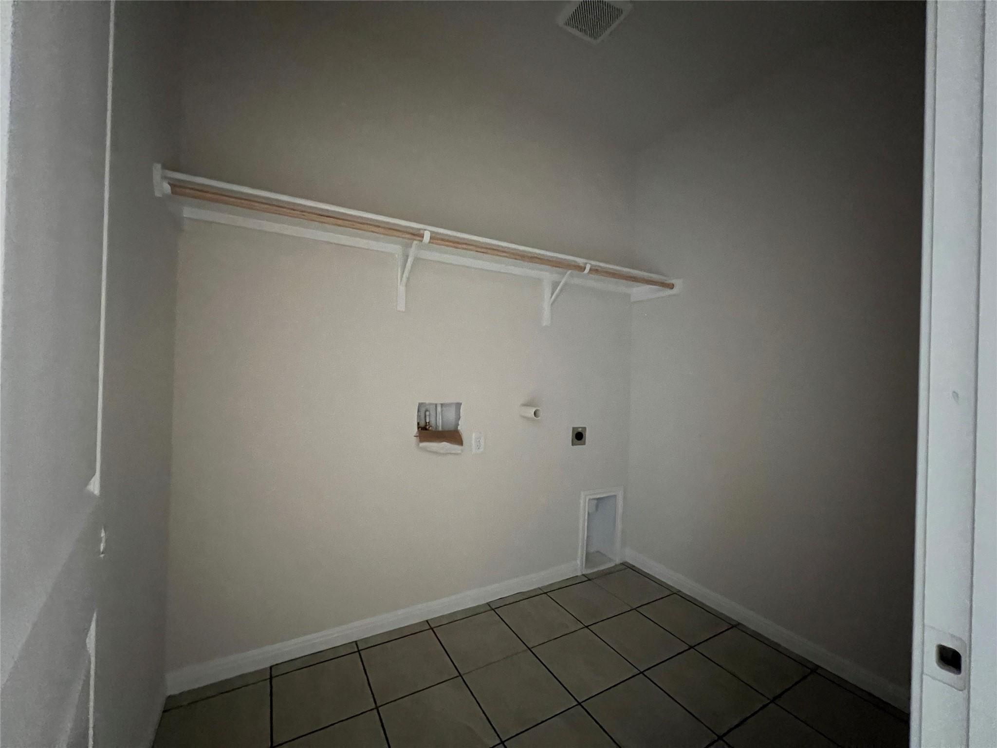 327 Willow Heights Dr, Hutto, TX 78634