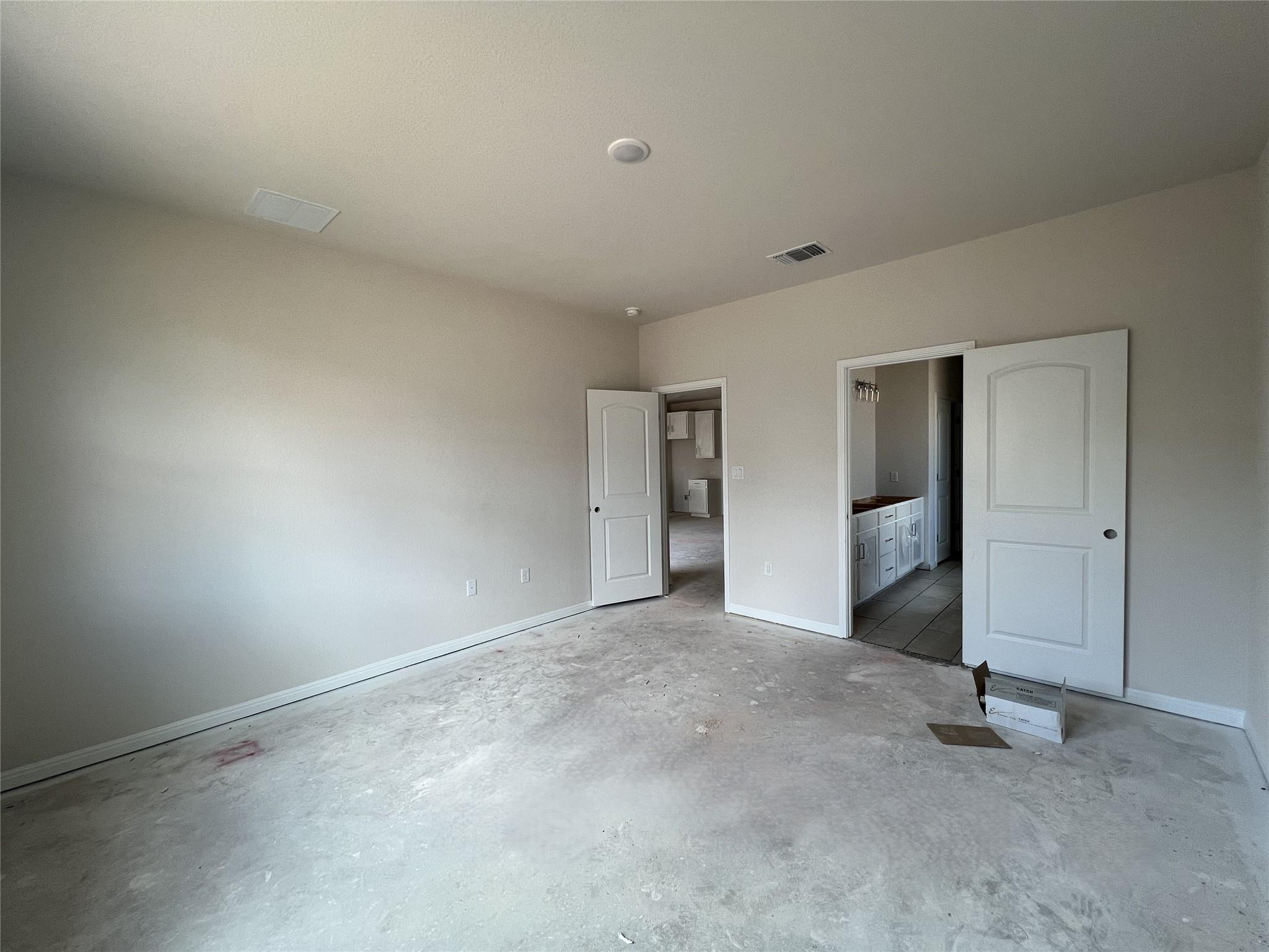 327 Willow Heights Dr, Hutto, TX 78634