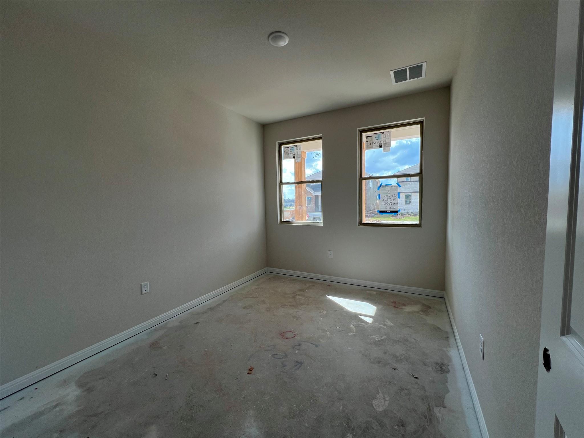 327 Willow Heights Dr, Hutto, TX 78634