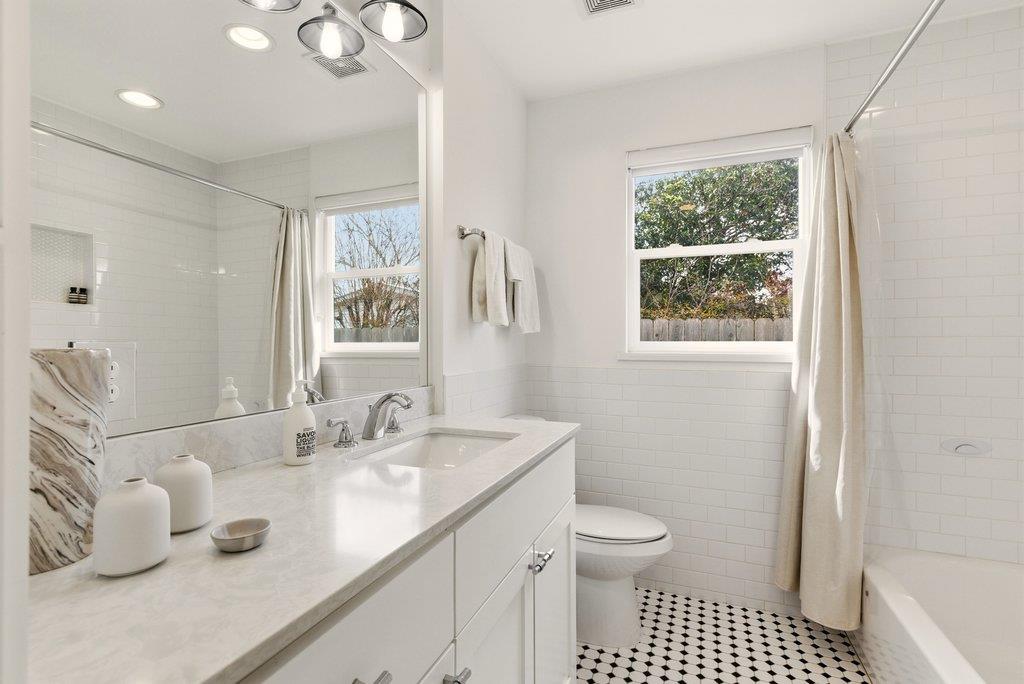 7804 Hardy Dr, Austin, TX 78757