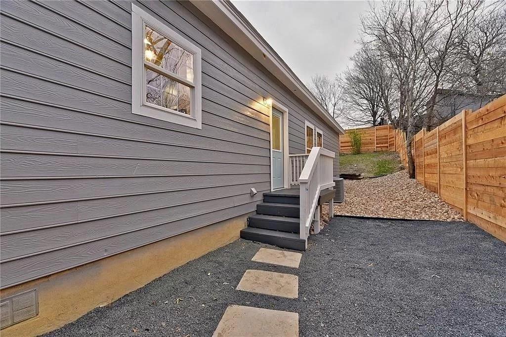 1217 Eleanor St, Austin, TX 78721