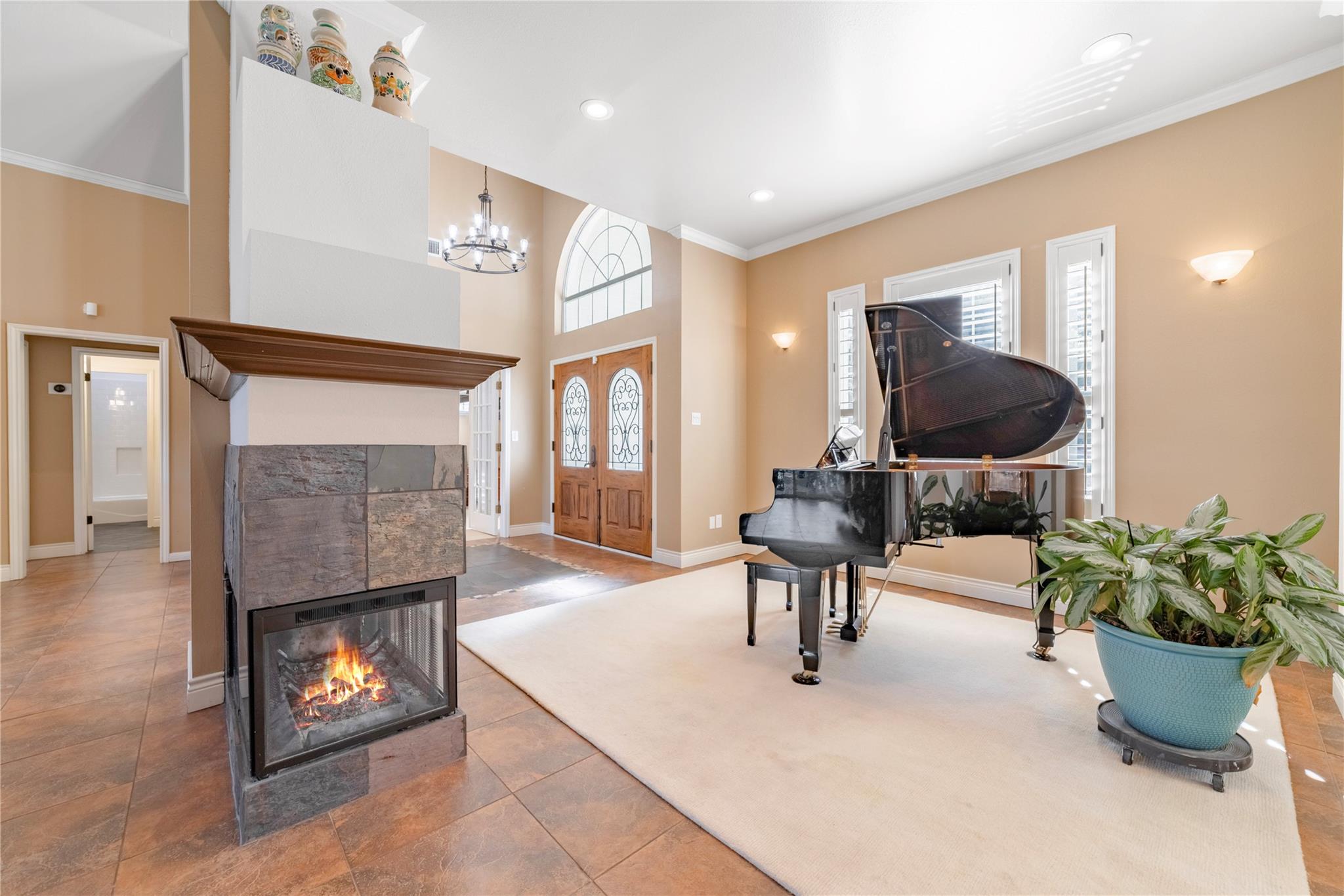 9201 SILVER PINE Cv, Austin, TX 78733