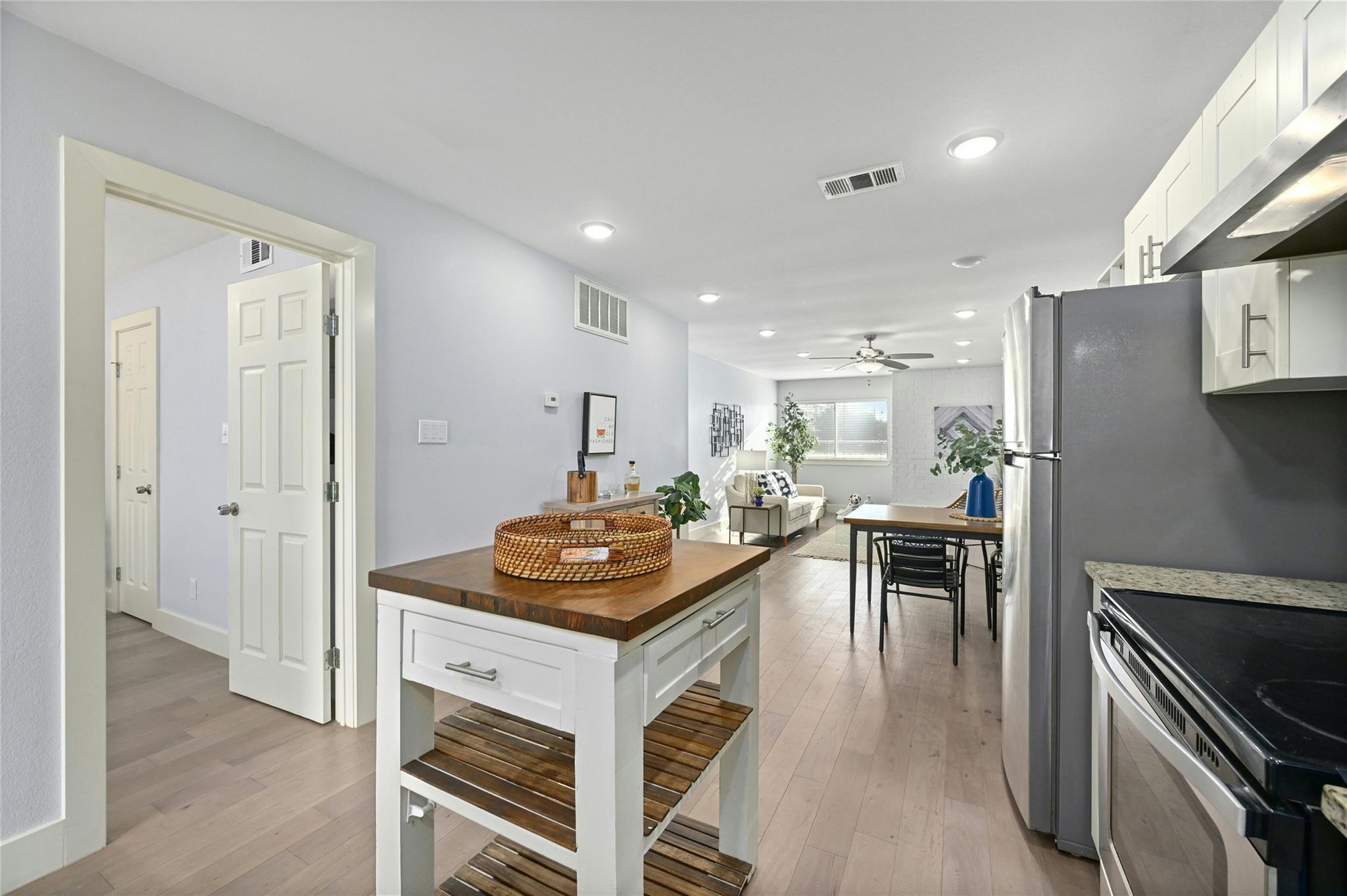 909 Reinli St # 228, Austin, TX 78751