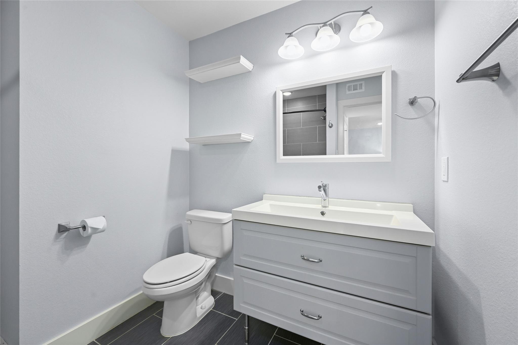 909 Reinli St # 228, Austin, TX 78751