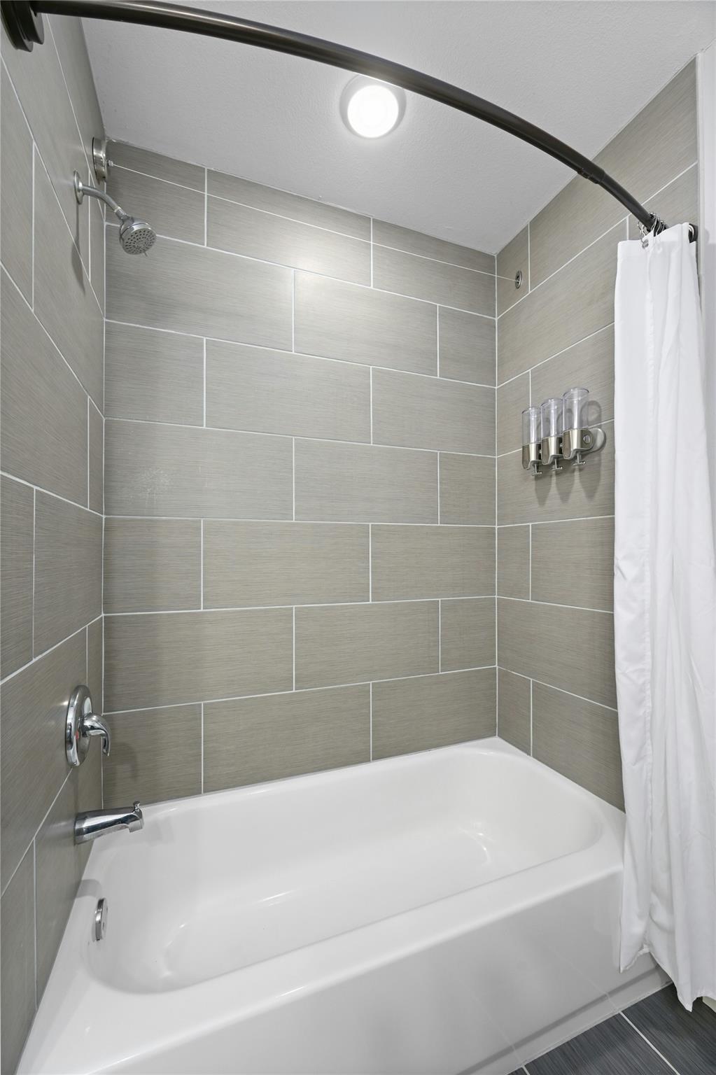 909 Reinli St # 228, Austin, TX 78751