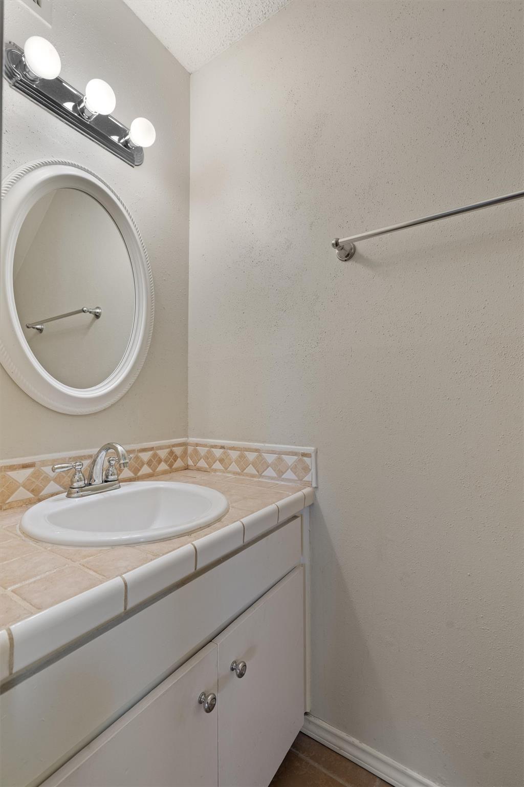 6718 Silvermine Dr # 704, Austin, TX 78736