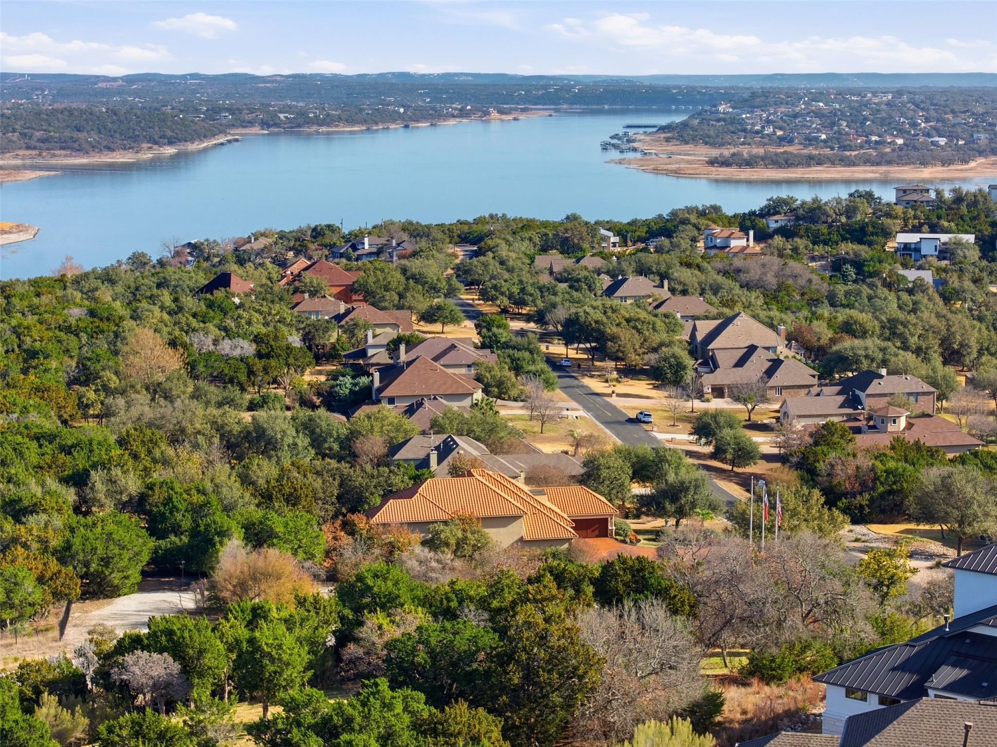 2312 Lakehurst Rd, Spicewood, TX 78669