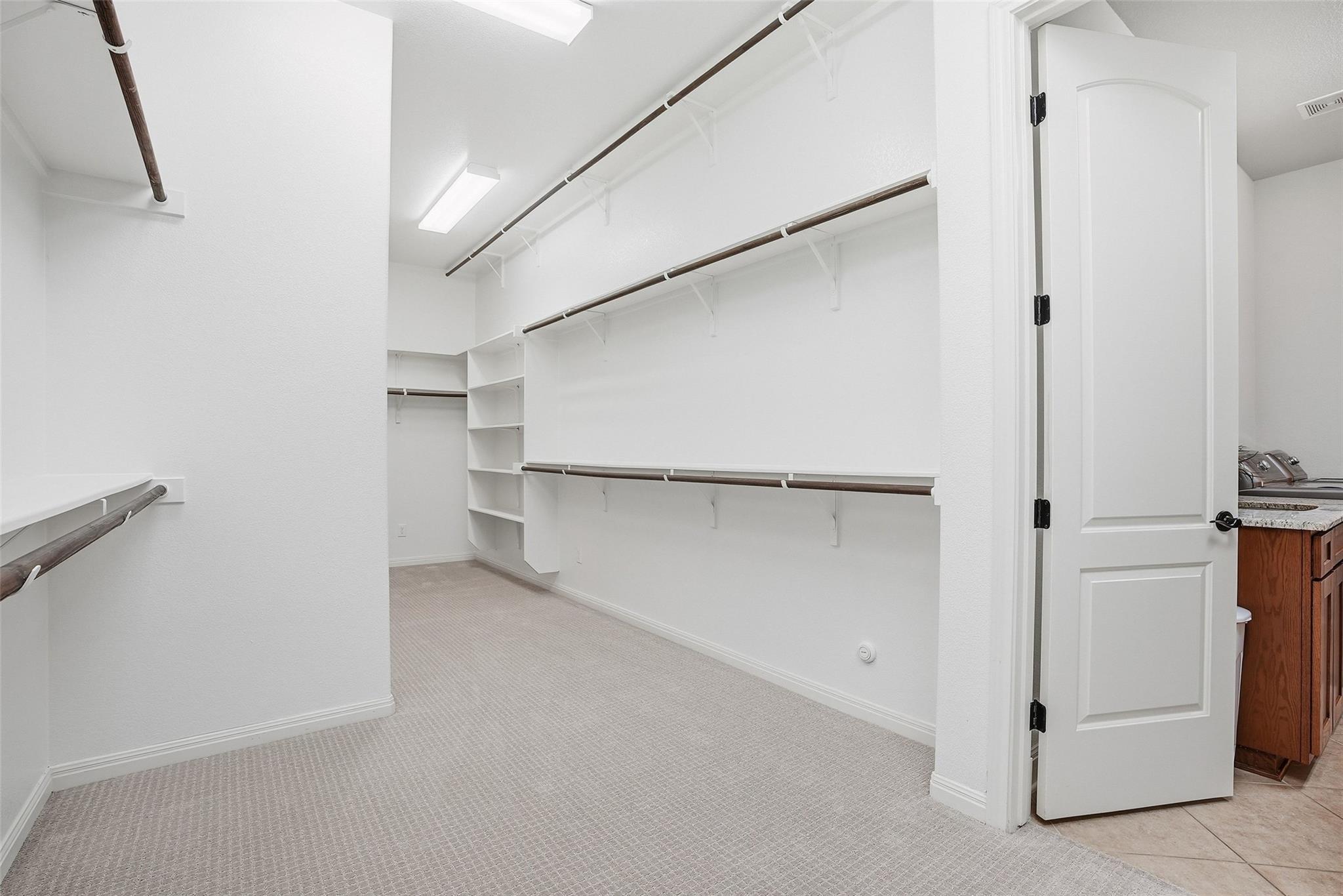 2312 Lakehurst Rd, Spicewood, TX 78669