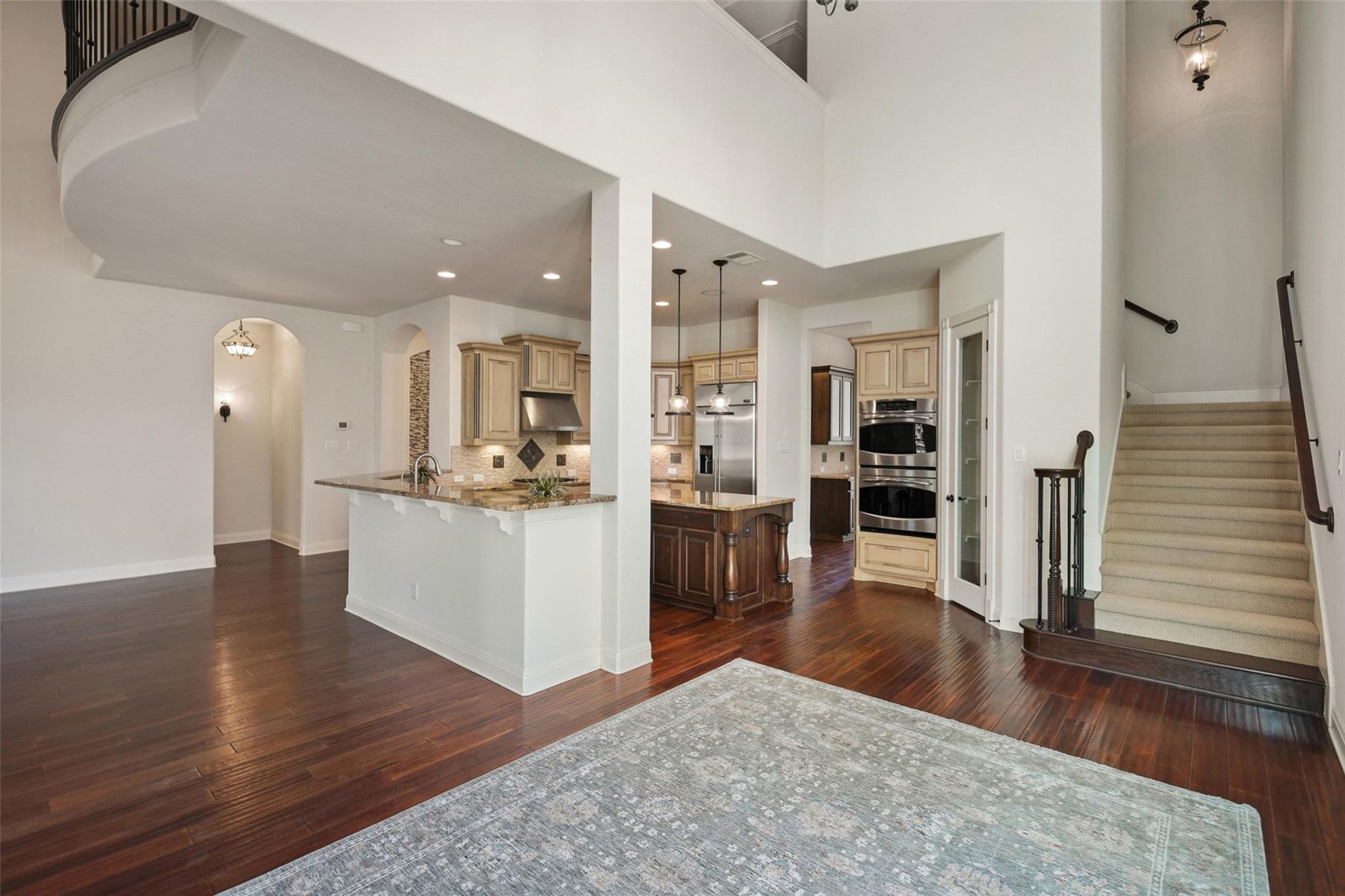 2312 Lakehurst Rd, Spicewood, TX 78669