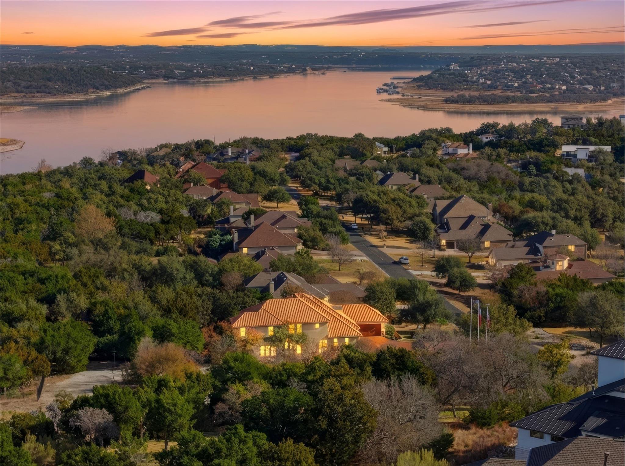 2312 Lakehurst Rd, Spicewood, TX 78669