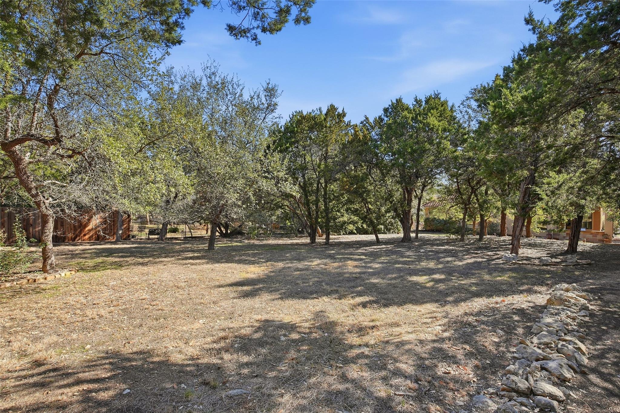 2312 Lakehurst Rd, Spicewood, TX 78669