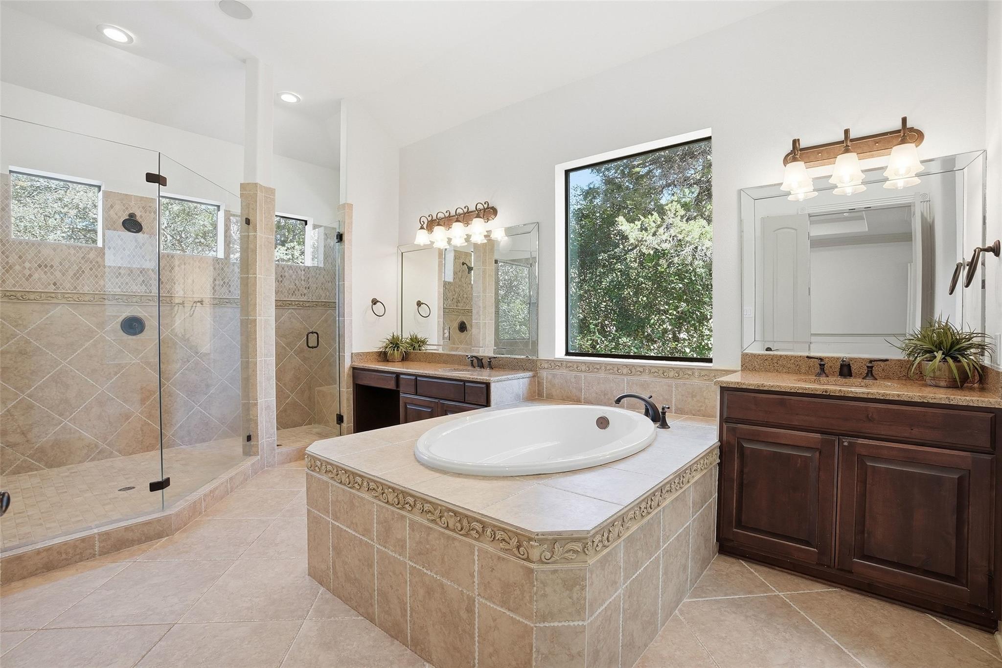 2312 Lakehurst Rd, Spicewood, TX 78669