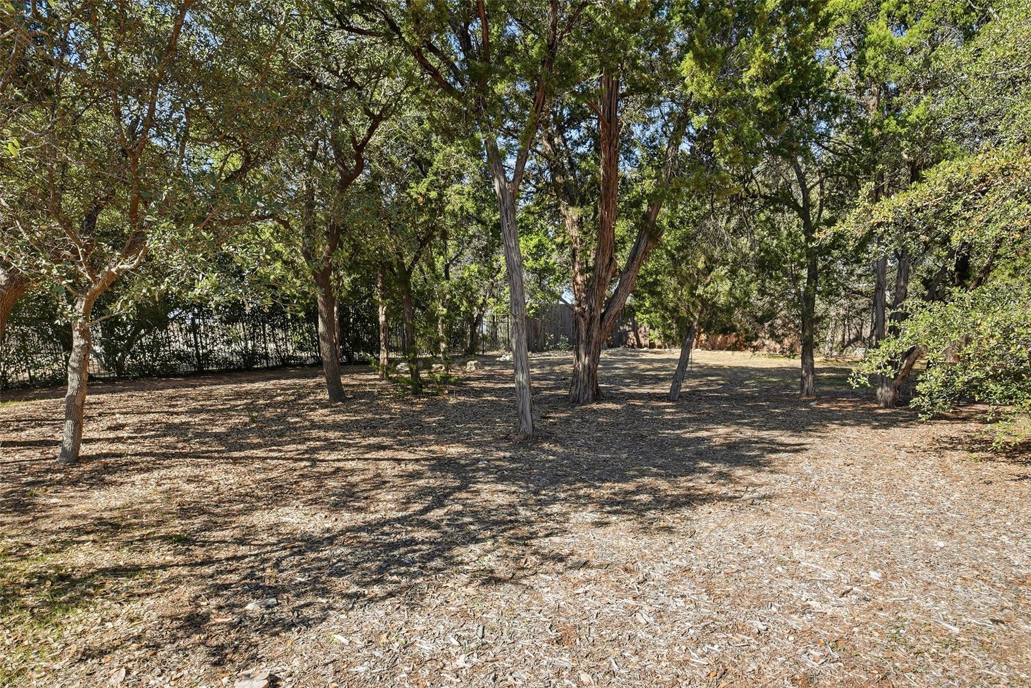2312 Lakehurst Rd, Spicewood, TX 78669