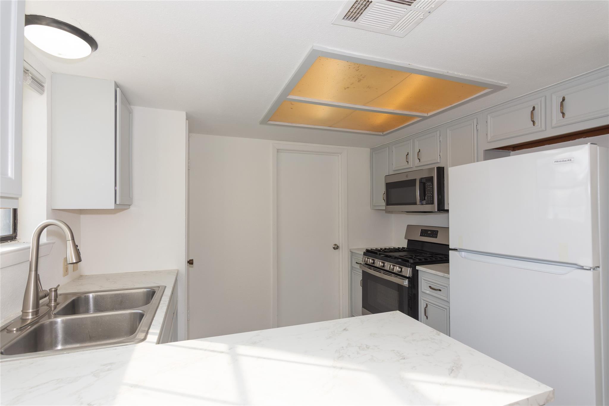 12603 Lamppost Ln, Austin, TX 78727