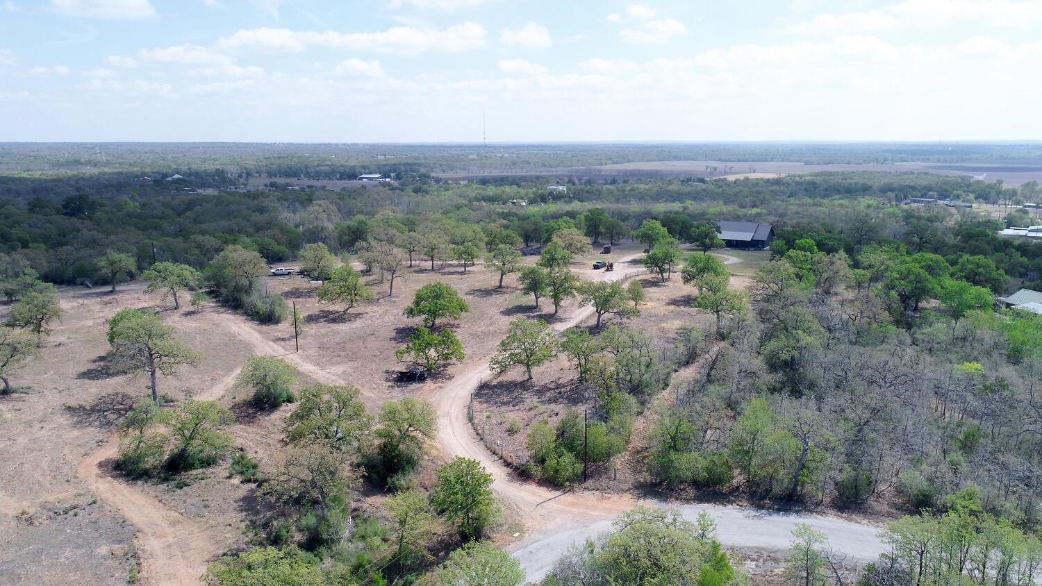 198 Rolling Oak Dr, Elgin, TX 78621