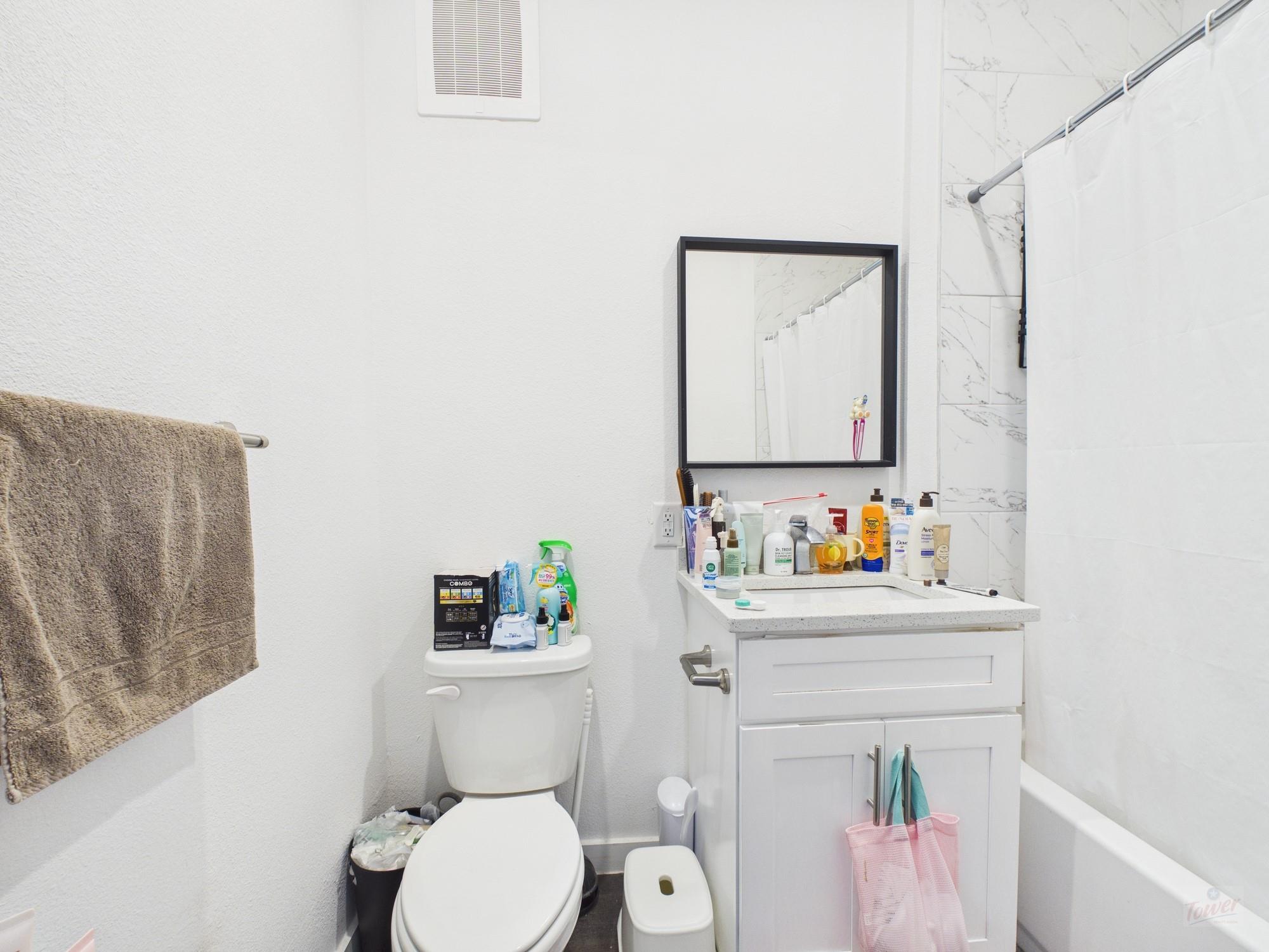 1010 W 26th St # 504, Austin, TX 78705