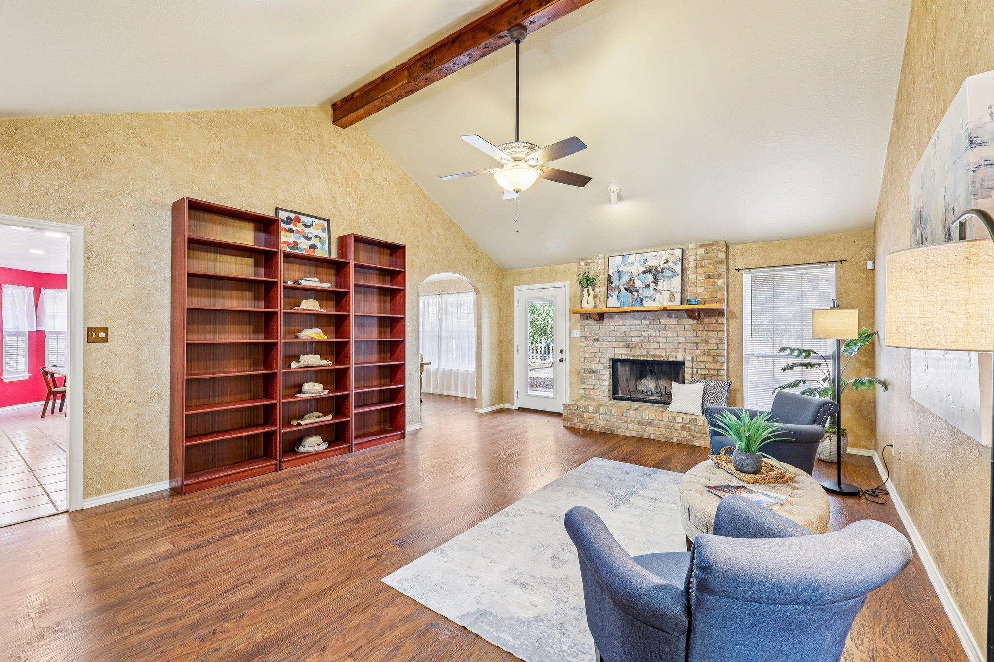438 Tahitian Dr, Bastrop, TX 78602
