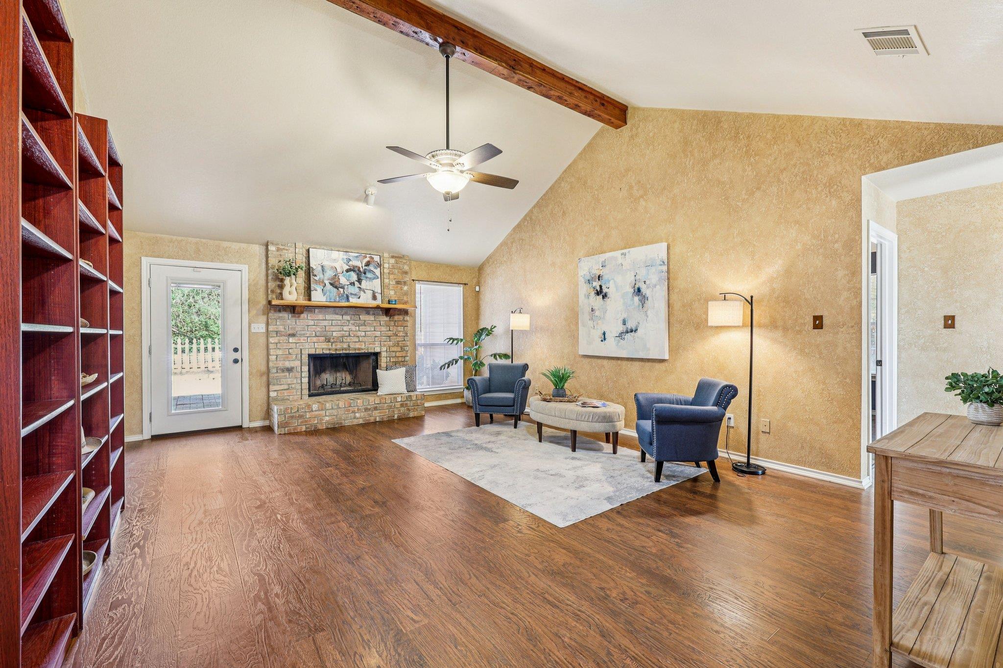 438 Tahitian Dr, Bastrop, TX 78602