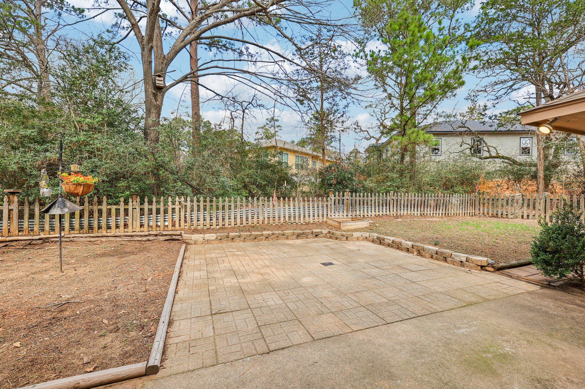 438 Tahitian Dr, Bastrop, TX 78602