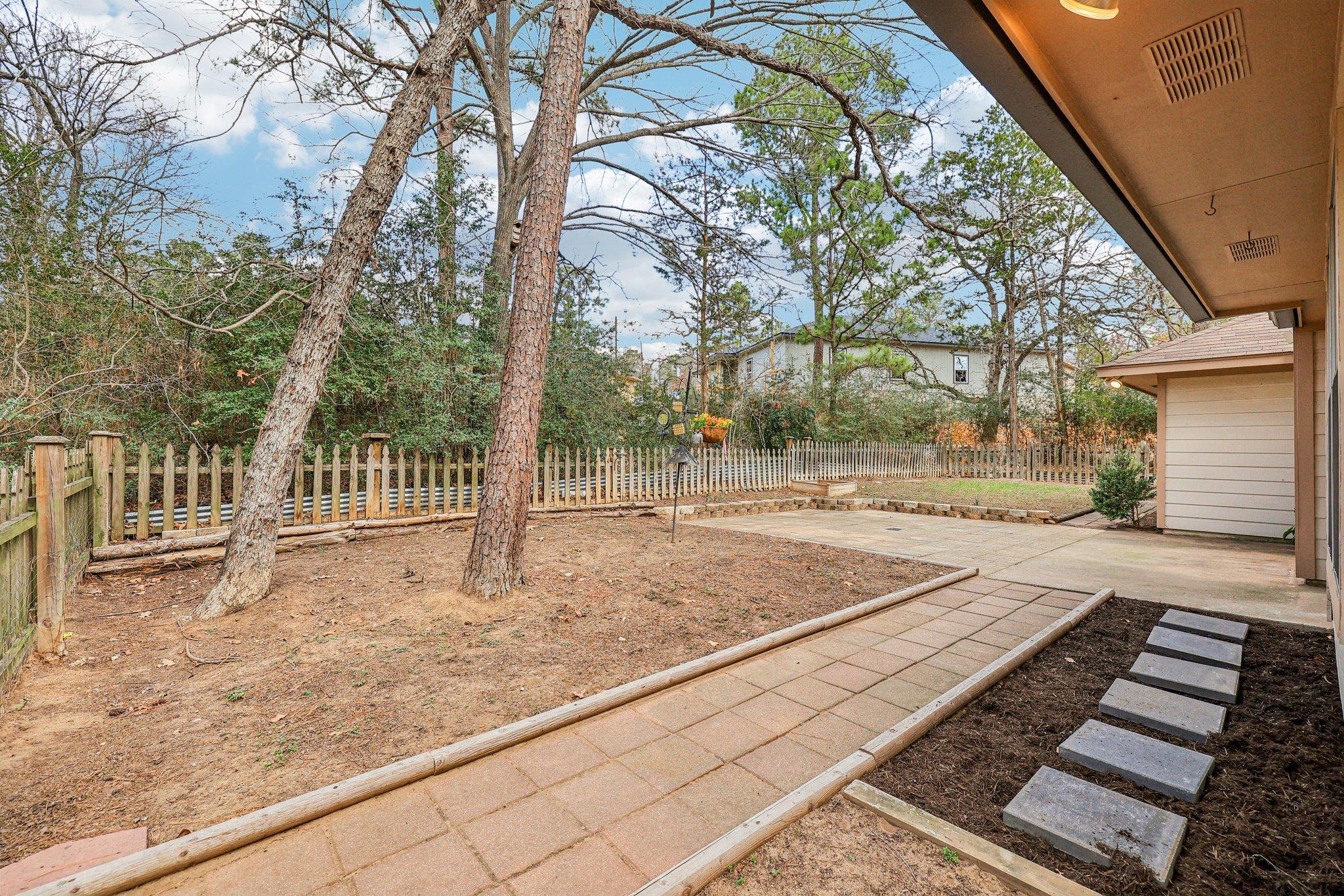 438 Tahitian Dr, Bastrop, TX 78602