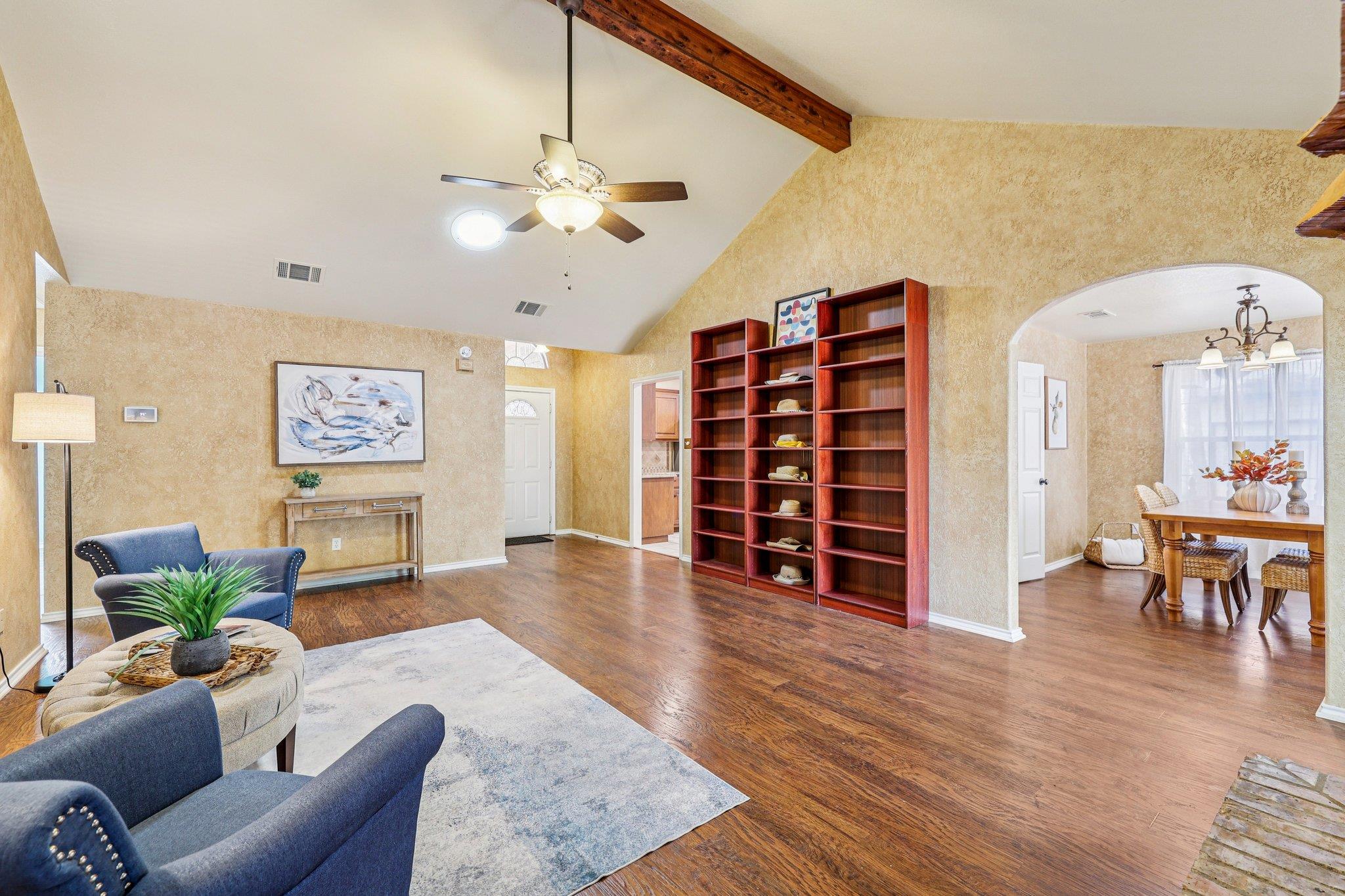 438 Tahitian Dr, Bastrop, TX 78602