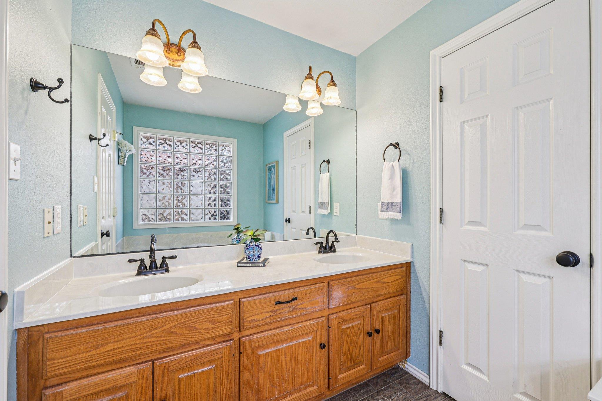 438 Tahitian Dr, Bastrop, TX 78602