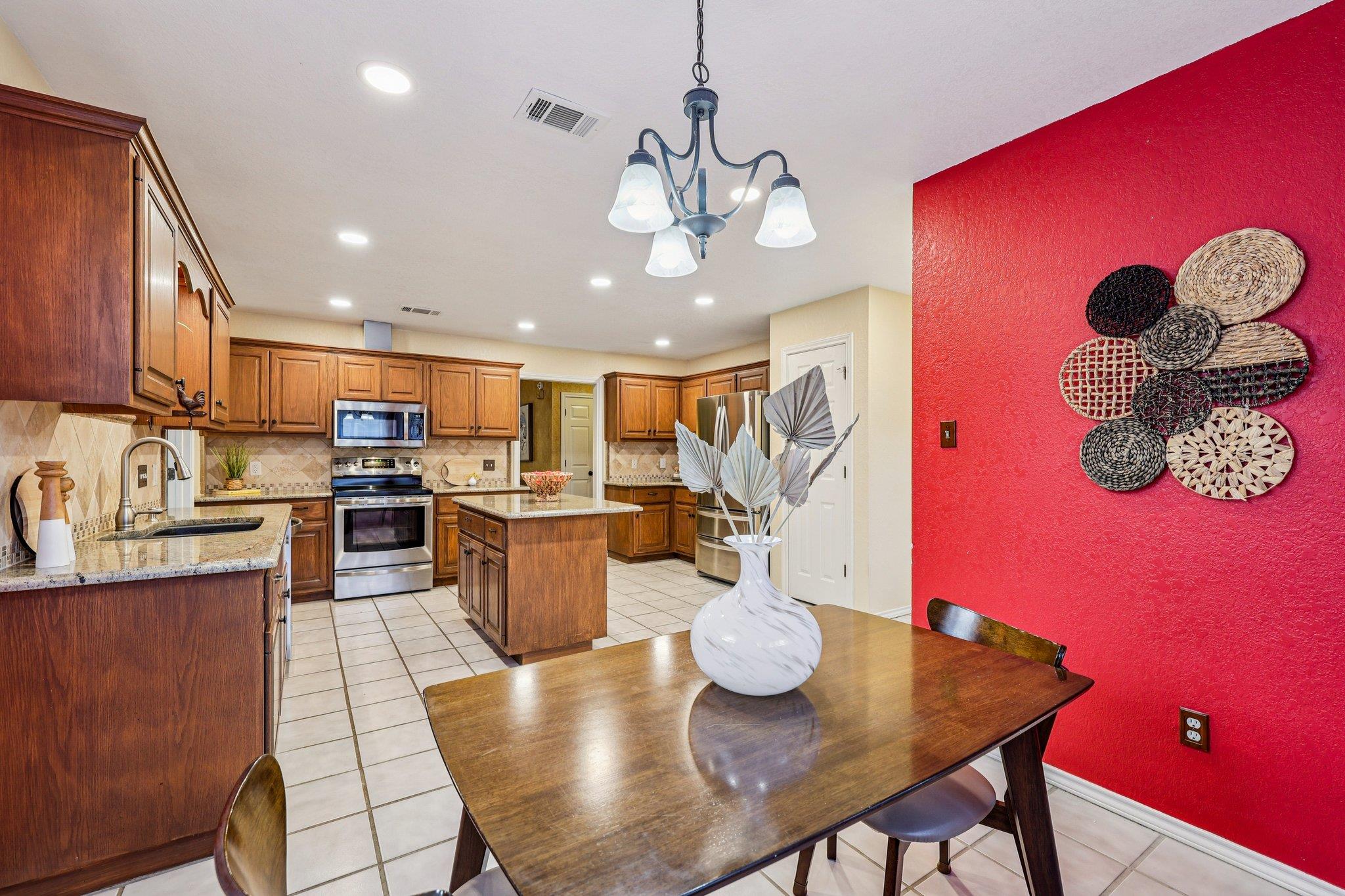 438 Tahitian Dr, Bastrop, TX 78602