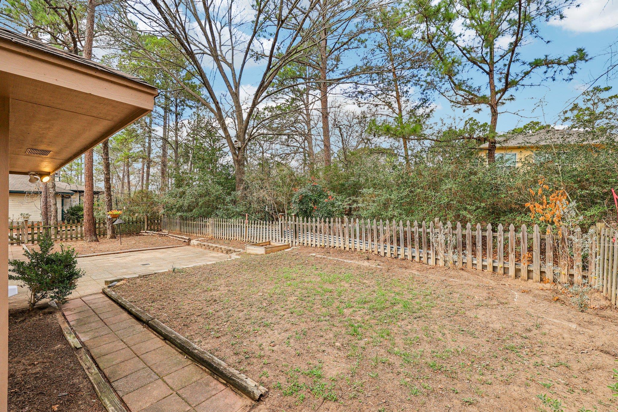 438 Tahitian Dr, Bastrop, TX 78602