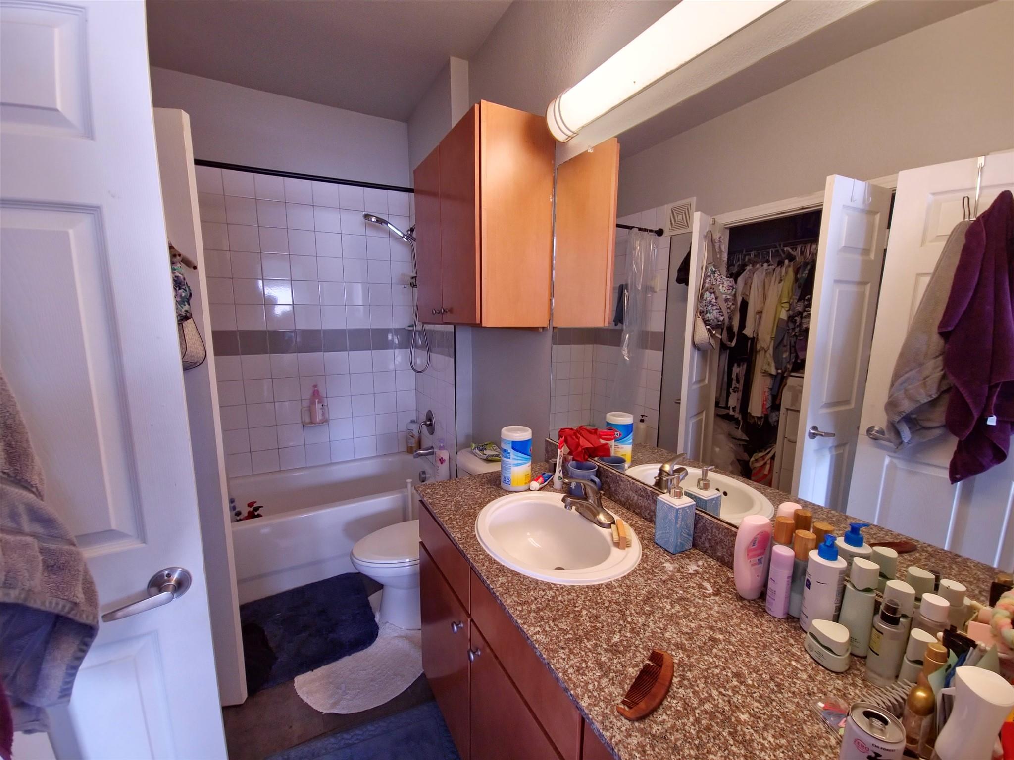 2502 Leon St # 304, Austin, TX 78705