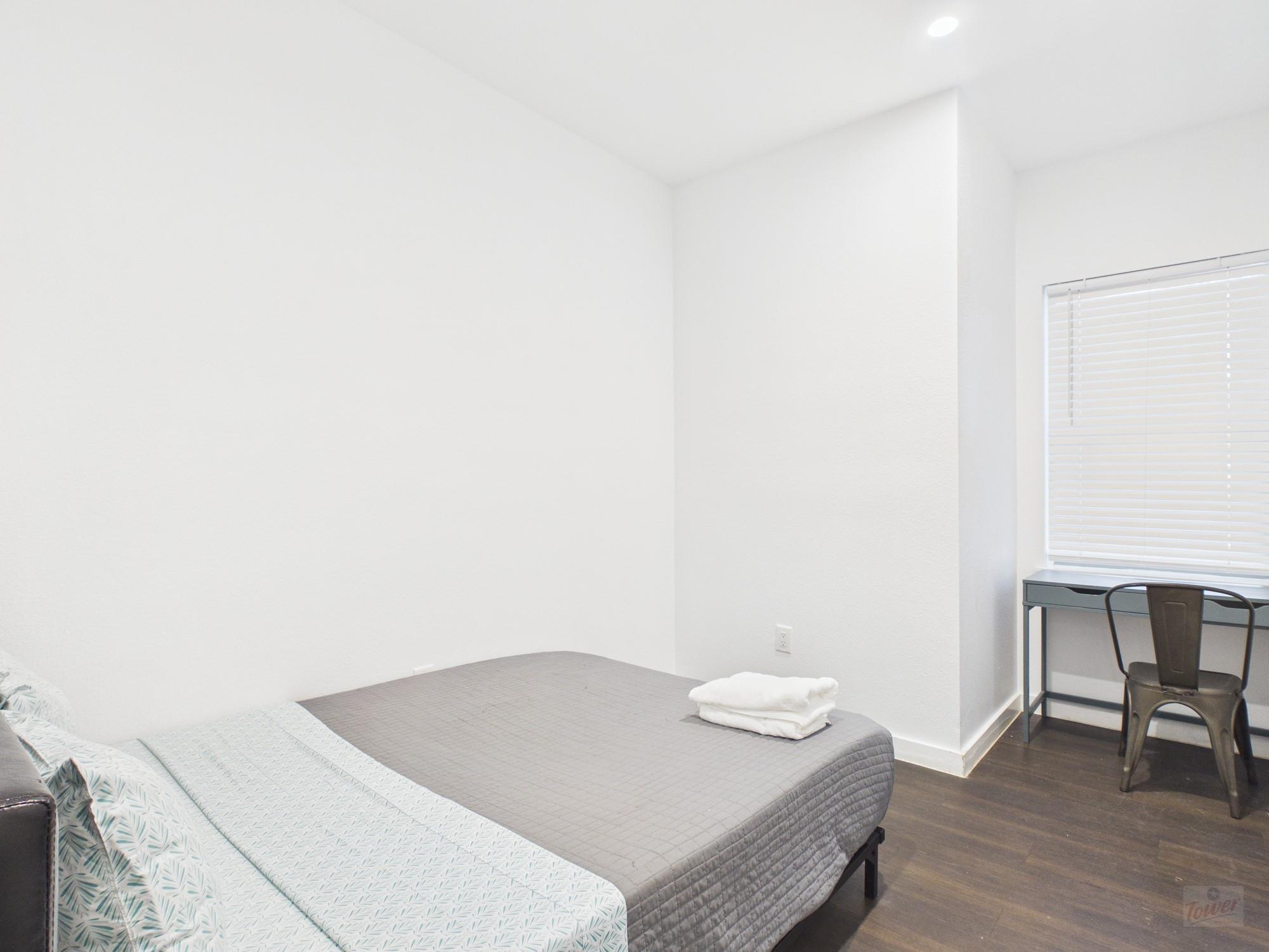 1010 W 26th St # 310, Austin, TX 78705