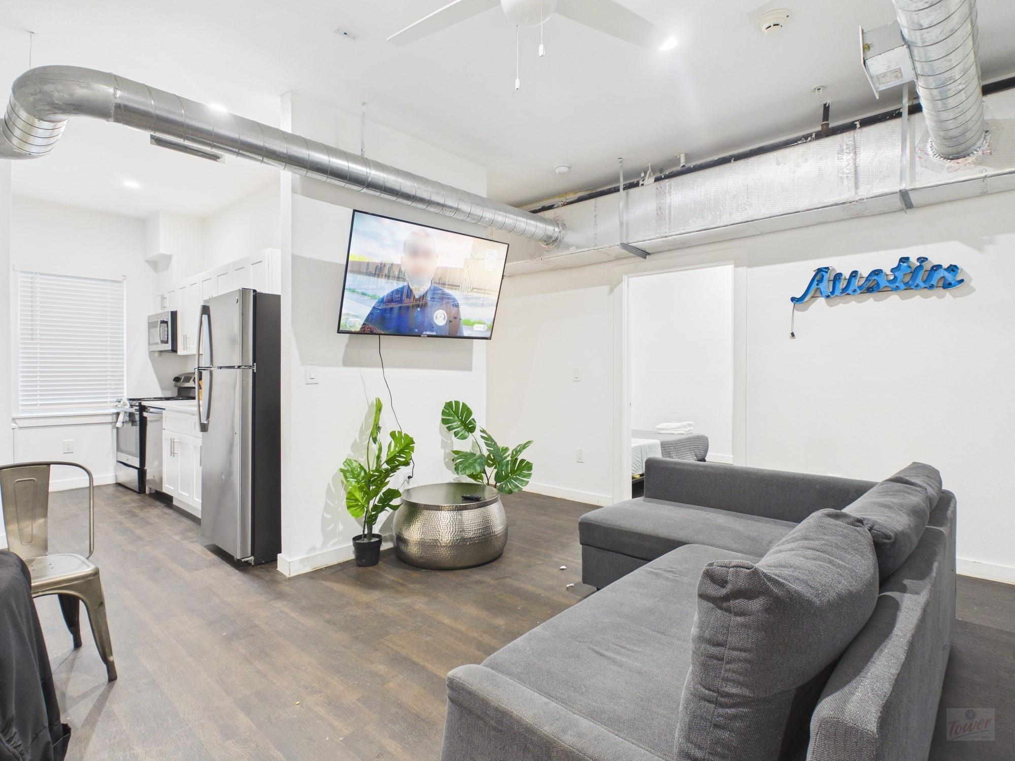 1010 W 26th St # 310, Austin, TX 78705