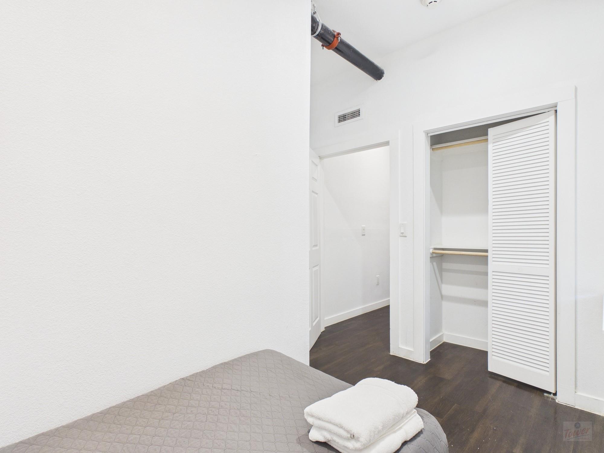 1010 W 26th St # 310, Austin, TX 78705