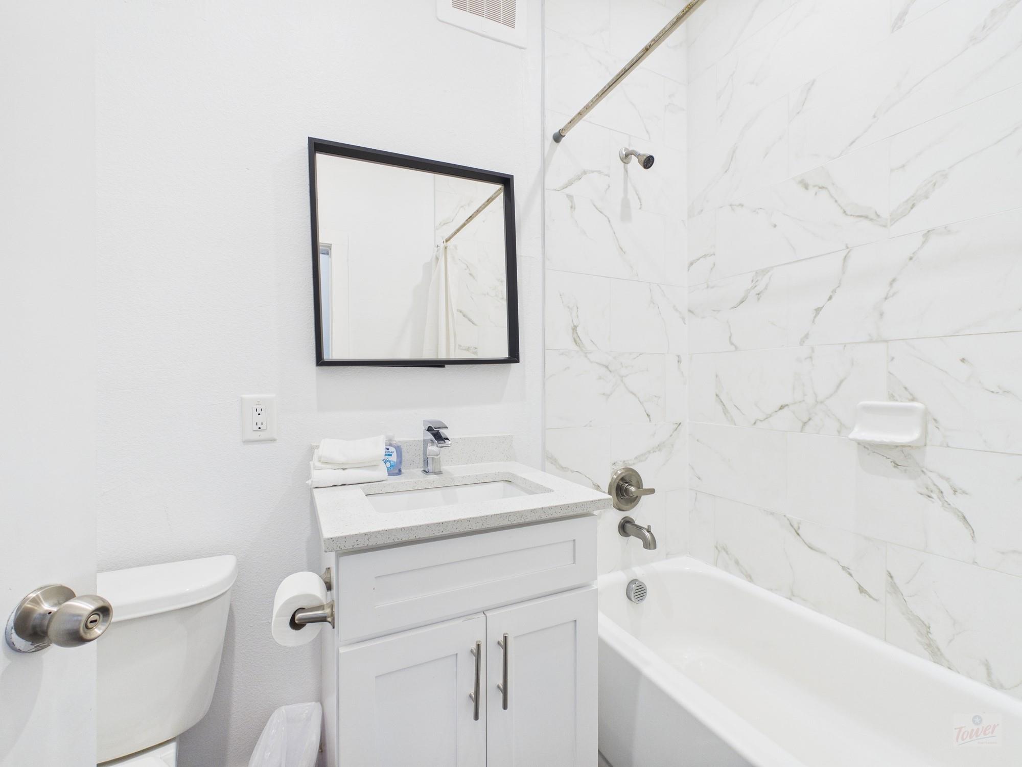 1010 W 26th St # 310, Austin, TX 78705