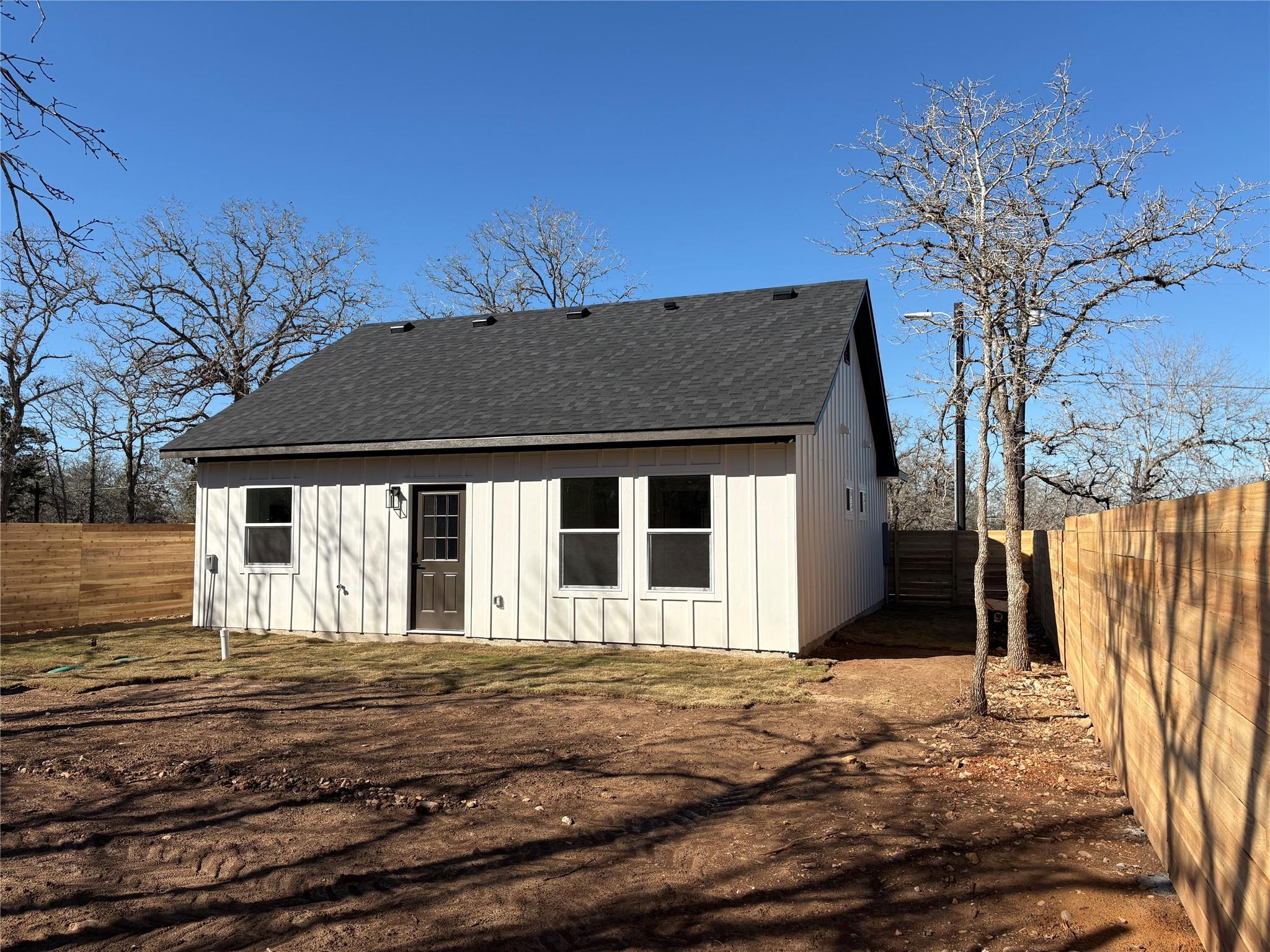 211 Big Bow, Smithville, TX 78957