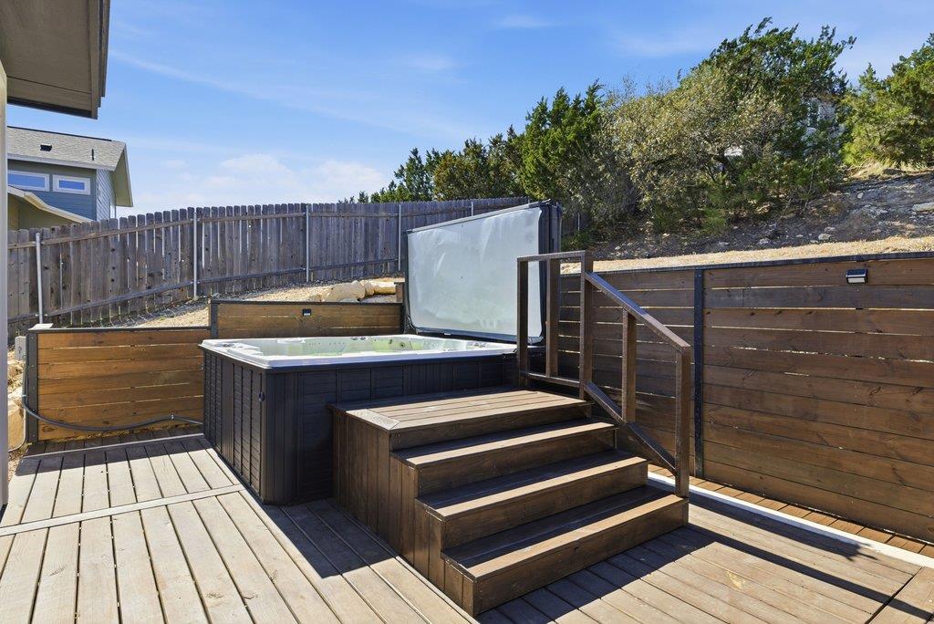 708 Newport Dr, Spicewood, TX 78669