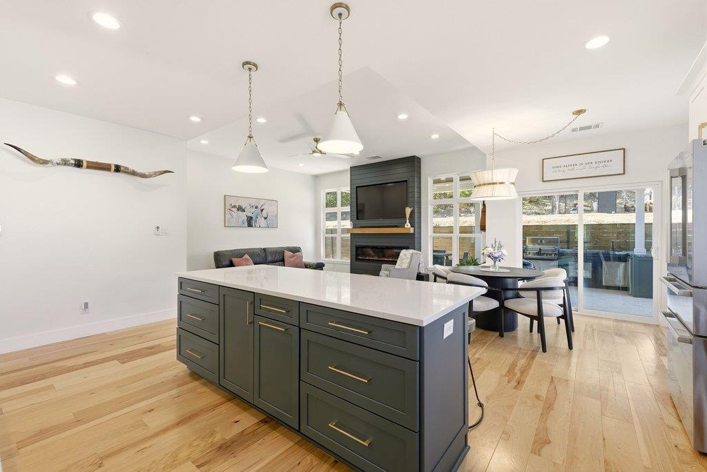 708 Newport Dr, Spicewood, TX 78669