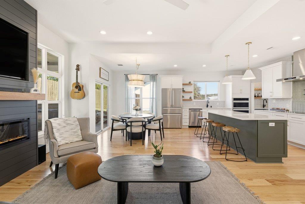 708 Newport Dr, Spicewood, TX 78669